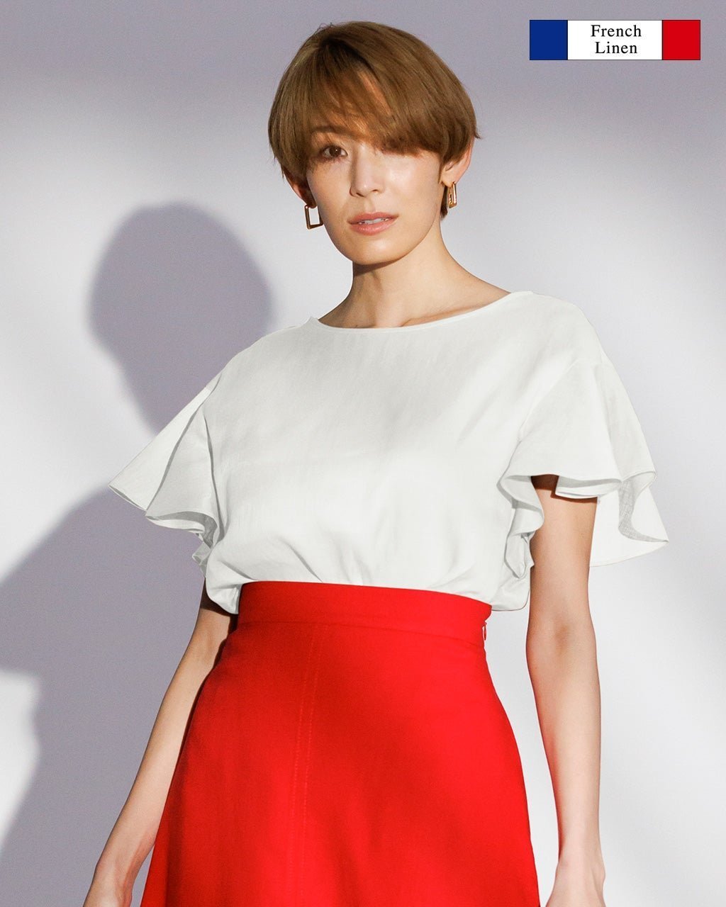 【ドゥクラッセ/DoCLASSE】の21番フレンチリネン・ラッフル袖ブラウス インテリア・キッズ・メンズ・レディースファッション・服の通販 founy(ファニー) 　ファッション　Fashion　レディースファッション　Fashion for Women　トップス・カットソー　Cut & Sew Tops　シャツ・ブラウス・オフィスカジュアル　Elegant Blouses & Button-Ups　ホワイト|ID: prp329100004852141 ipo3291000000035619465