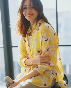 【ドゥクラッセ/DoCLASSE】のシアーライト・2WAYオーバーシャツ 人気、トレンドファッション・服の通販 founy(ファニー) ファッション Fashion レディースファッション Fashion for Women トップス・カットソー Cut & Sew Tops シャツ・ブラウス・オフィスカジュアル Elegant Blouses & Button-Ups 新作・新入荷 New Arrivals / New In おすすめ Recommended / Our Picks カシュクール Wrap Design シアー Sheer, See-Through フォルム Silhouette, Form ブラウジング Blouson Silhouette, Cinched Waist 春 Spring 秋 Autumn |ID:prp329100004856975