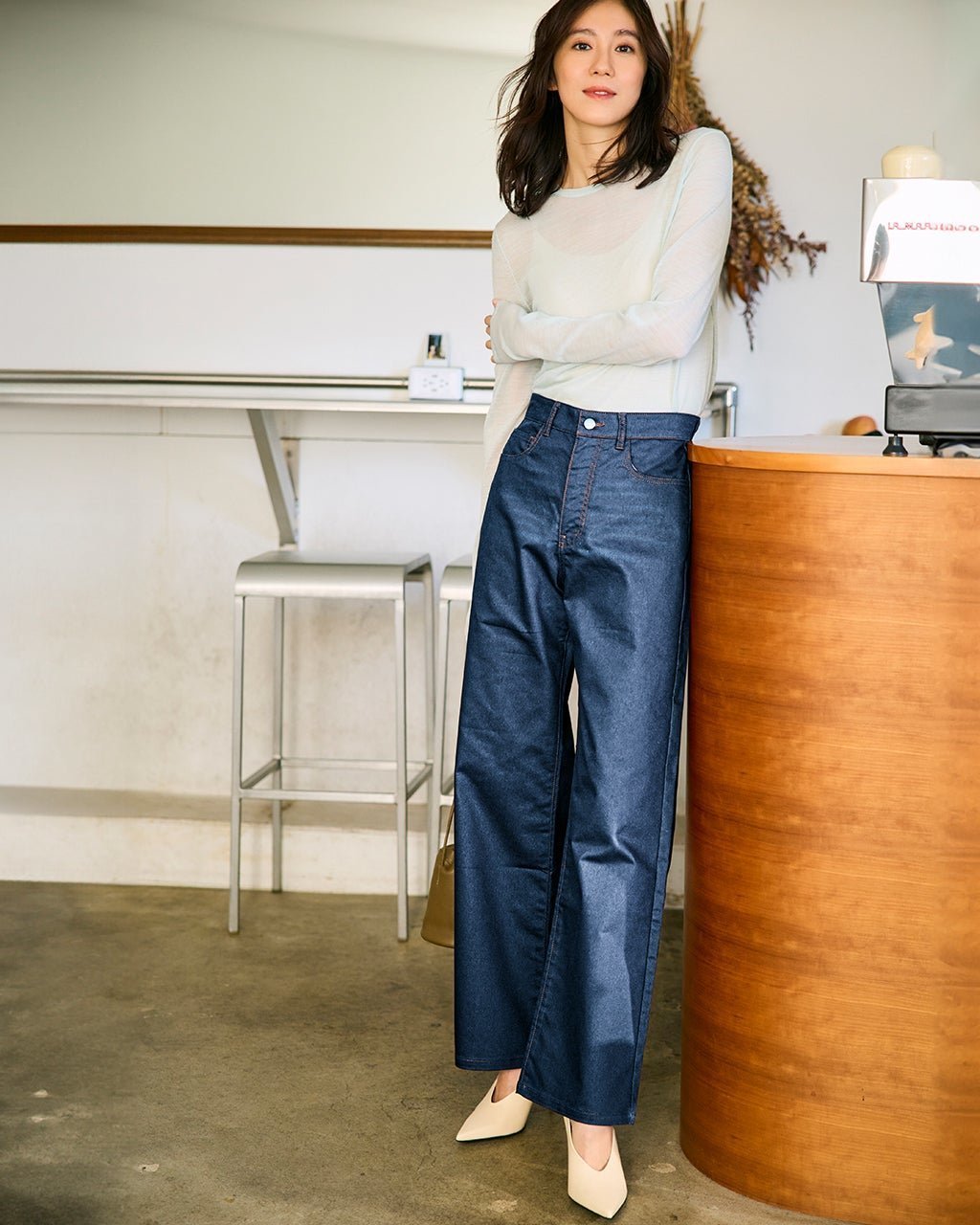 【ドゥクラッセ/DoCLASSE】のフォルムデニム・セミワイド/68cm インテリア・キッズ・メンズ・レディースファッション・服の通販 founy(ファニー) 　ファッション　Fashion　レディースファッション　Fashion for Women　パンツ　Pants & Trousers　新作・新入荷　New Arrivals / New In　ストレッチ　Stretch, Stretchy Fabric　デニム　Denim, Jeans Material　バランス　Balance, Style Balance　フォルム　Silhouette, Form　ワイド　Wide, Wide Fit　ヴィンテージ　Vintage Style　インディゴ|ID: prp329100004856990 ipo3291000000035833394