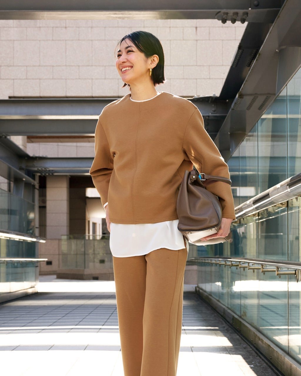 【ドゥクラッセ/DoCLASSE】のライトダンボールニット・センター切替トップス インテリア・キッズ・メンズ・レディースファッション・服の通販 founy(ファニー) 　ファッション　Fashion　レディースファッション　Fashion for Women　トップス・カットソー　Cut & Sew Tops　ニット　Knit Tops & Sweaters　シャツ・ブラウス・オフィスカジュアル　Elegant Blouses & Button-Ups　ロングTシャツ・Tシャツ　Longline T-Shirts & Tees　カットソー・ベーシックTシャツ　Cut-and-Sewn Tops / Stretch Tees & Basics　新作・新入荷　New Arrivals / New In　カットソー　Cut and Sewn Top　コンパクト　Compact, Small Size　ストレッチ　Stretch, Stretchy Fabric　セットアップ　Set-Up, Coordinated Outfit　センター　Center, Center Line　フェミニン　Feminine, Girly　ワイド　Wide, Wide Fit　切替　Switching, Contrast Panel　ライトブラウン|ID: prp329100004860405 ipo3291000000035993022