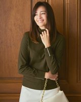 【ドゥクラッセ/DoCLASSE】のスムージーニット・袖ビジュータートルネック 人気、トレンドファッション・服の通販 founy(ファニー) ファッション Fashion レディースファッション Fashion for Women トップス・カットソー Cut & Sew Tops ニット Knit Tops & Sweaters タートルネック・ハイネックトップス Turtlenecks & High-Neck Tops なめらか Smooth, Silky Texture シンプル Simple, Minimal セーター Sweater, Knitwear タートル Turtleneck, Turtle Collar ビジュー Bijou, Jewel-like Accent |ID:prp329100004866604