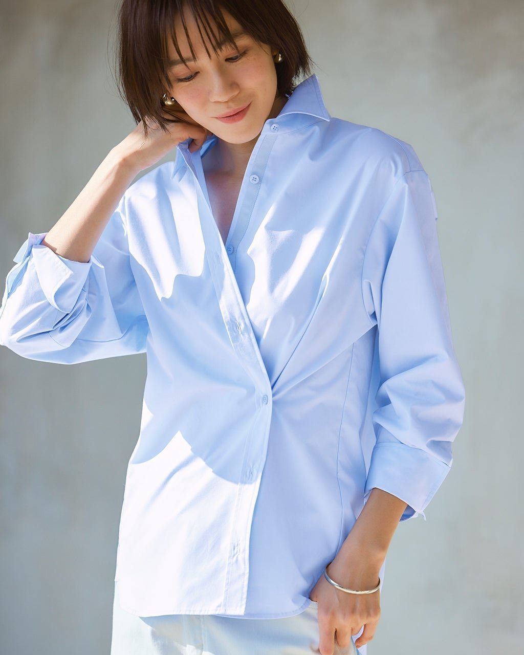 【ドゥクラッセ/DoCLASSE】のコットン混ブロード・2WAYスタイルシャツ インテリア・キッズ・メンズ・レディースファッション・服の通販 founy(ファニー) 　ファッション　Fashion　レディースファッション　Fashion for Women　トップス・カットソー　Cut & Sew Tops　シャツ・ブラウス・オフィスカジュアル　Elegant Blouses & Button-Ups　アウトレット　Outlet / Clearance　グログラン　Grosgrain, Grosgrain Ribbon　ブロード　Broadcloth, Fine Cotton　人気　Popular, Best Seller　サックス|ID: prp329100004866605 ipo3291000000036247180