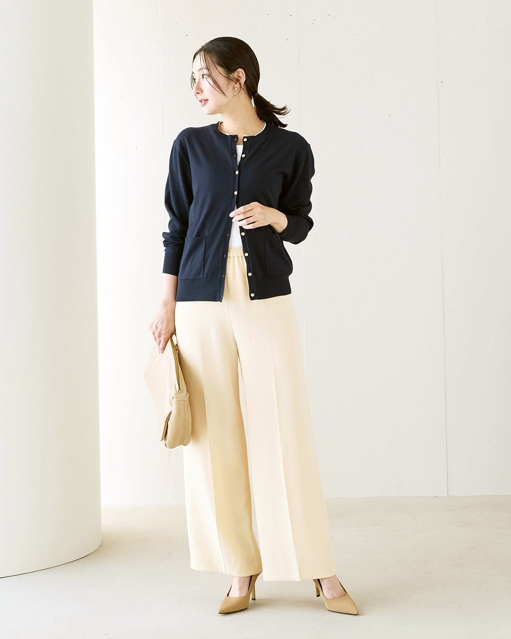 【ドゥクラッセ/DoCLASSE】のウール混ハイゲージ・リバーシブルカーディガン インテリア・キッズ・メンズ・レディースファッション・服の通販 founy(ファニー) ファッション Fashion レディースファッション Fashion for Women トップス・カットソー Cut & Sew Tops カーディガン・羽織り Layered Style Cardigans カーディガン Cardigan, Knitwear シンプル Simple, Minimal ブロック Block, Solid Block Pattern ベーシック Basic, Essential ミッドナイトブルー|ID: prp329100004866944 ipo3291000000036251522