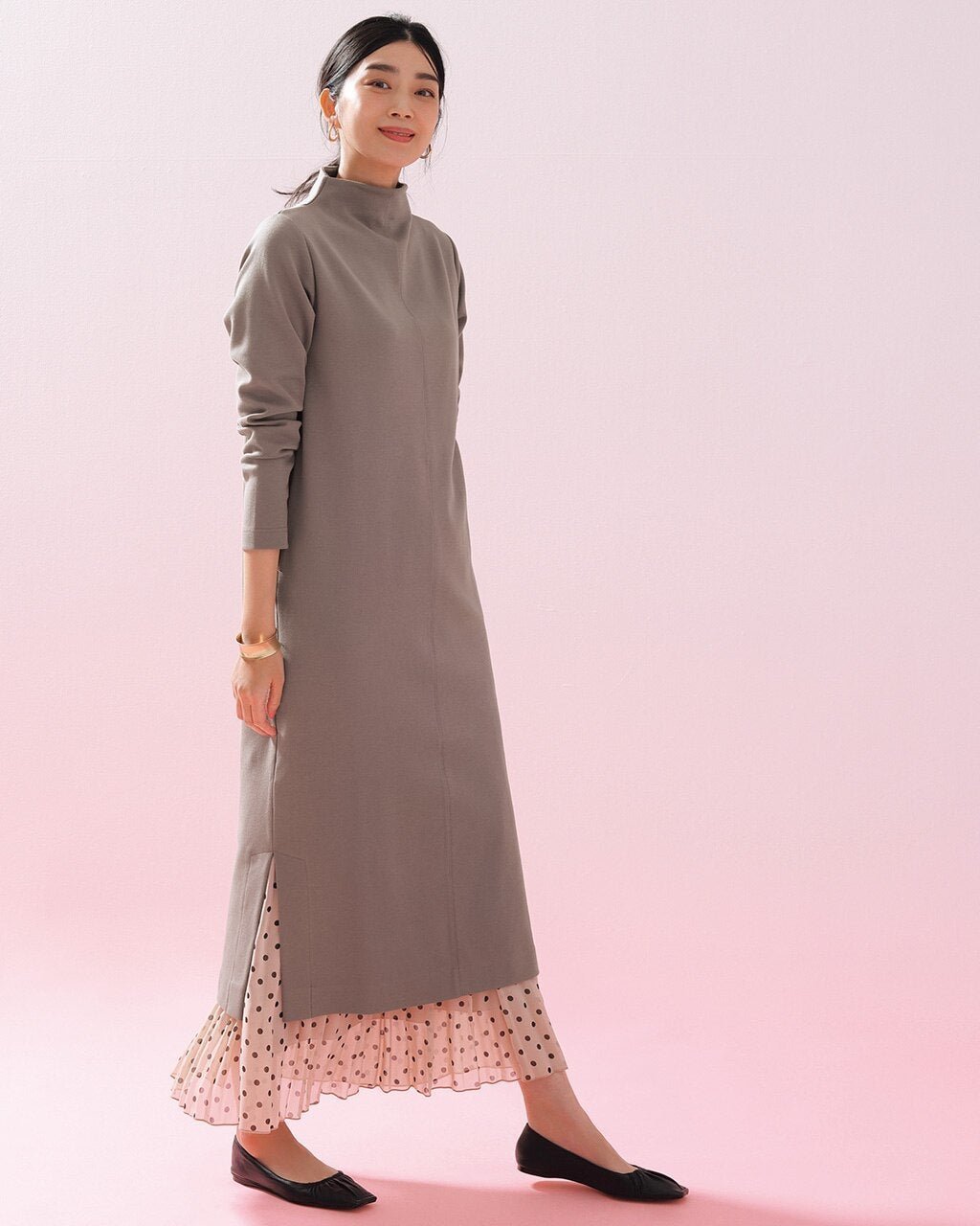 【ドゥクラッセ/DoCLASSE】の接結ストレッチ・スリットワンピース インテリア・キッズ・メンズ・レディースファッション・服の通販 founy(ファニー) 　ファッション　Fashion　レディースファッション　Fashion for Women　ワンピース　Dresses　なめらか　Smooth, Silky Texture　シンプル　Simple, Minimal　ストレッチ　Stretch, Stretchy Fabric　ストレート　Straight, Straight Cut　スリット　Slit, Slit Detail　チュニック　Tunic, Long Top　エレガント 上品　Elegant　モカ|ID: prp329100004869472 ipo3291000000036290661