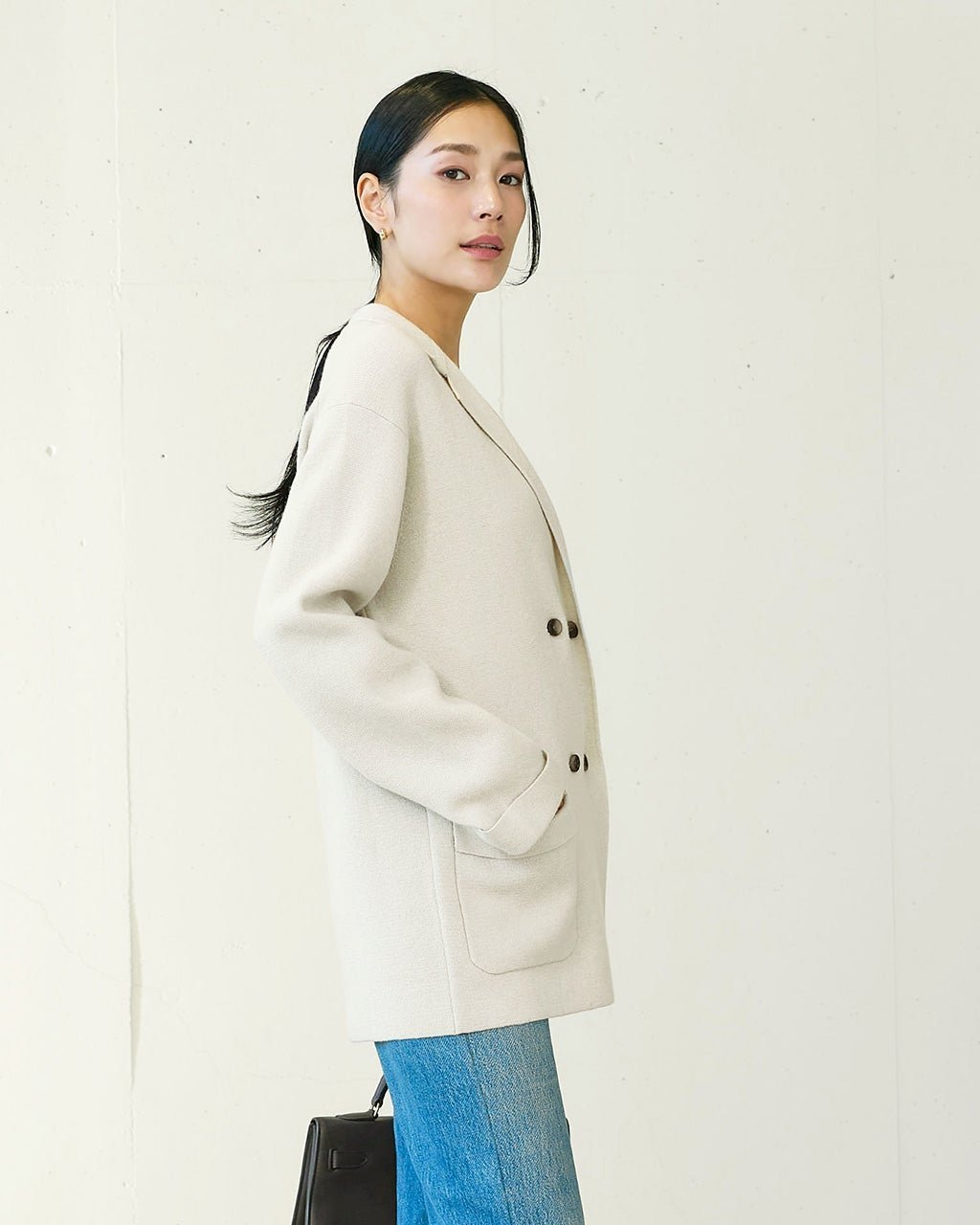 【ドゥクラッセ/DoCLASSE】のイタリア糸・カシミヤ混ニットダブルジャケット インテリア・キッズ・メンズ・レディースファッション・服の通販 founy(ファニー) 　ファッション　Fashion　レディースファッション　Fashion for Women　アウター　Coat / Outerwear Collection　レディースジャケット・軽アウター　Jackets　なめらか　Smooth, Silky Texture　イタリア　Italy　ジャケット　Jacket, Outerwear　ダブル　Double, Double-Breasted　トレンド　Trend, Trending Now　ミックス　Mix, Mixed Style　ミラノリブ　Milano Rib, Milano Stitch　リラックス　Relax, Relaxed Fit　アイスグレー|ID: prp329100004869479 ipo3291000000036290709