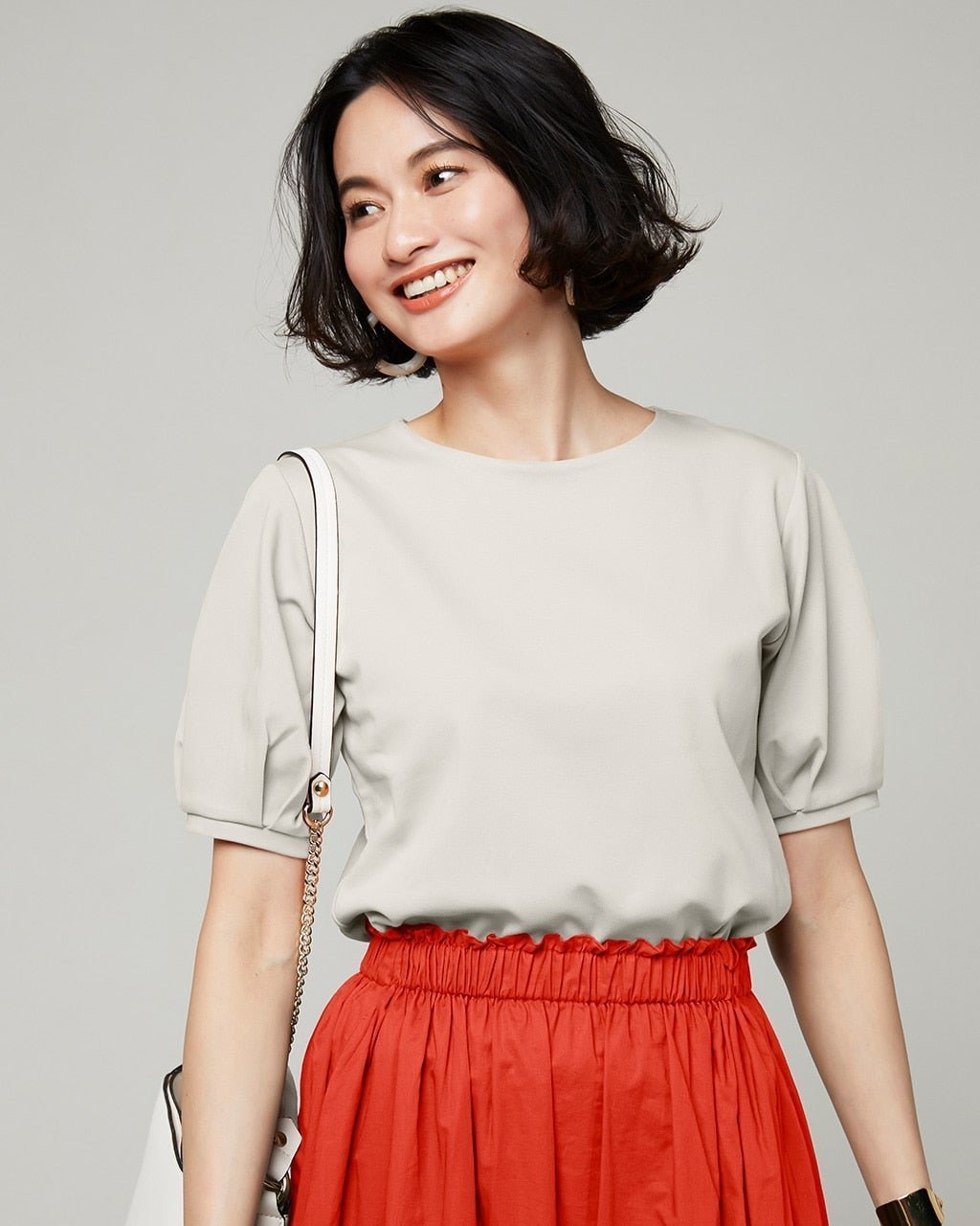 【ドゥクラッセ/DoCLASSE】のクルーネック/パフ半袖・ドゥクラッセTシャツ インテリア・キッズ・メンズ・レディースファッション・服の通販 founy(ファニー) 　ファッション　Fashion　レディースファッション　Fashion for Women　トップス・カットソー　Cut & Sew Tops　シャツ・ブラウス・オフィスカジュアル　Elegant Blouses & Button-Ups　ロングTシャツ・Tシャツ　Longline T-Shirts & Tees　カットソー・ベーシックTシャツ　Cut-and-Sewn Tops / Stretch Tees & Basics　インナー　Innerwear　カットソー　Cut and Sewn Top　シンプル　Simple, Minimal　ジャケット　Jacket, Outerwear　デニム　Denim, Jeans Material　定番　Standard, Basic Item　なめらか　Smooth, Silky Texture　パール　Pearl, Pearl Accent　ベーシック　Basic, Essential　半袖　Short Sleeve, Half Sleeve　おすすめ　Recommended / Our Picks　ビジネス 仕事 通勤　Business / Work / Commuting　ライトグレー|ID: prp329100004869480 ipo3291000000036290723