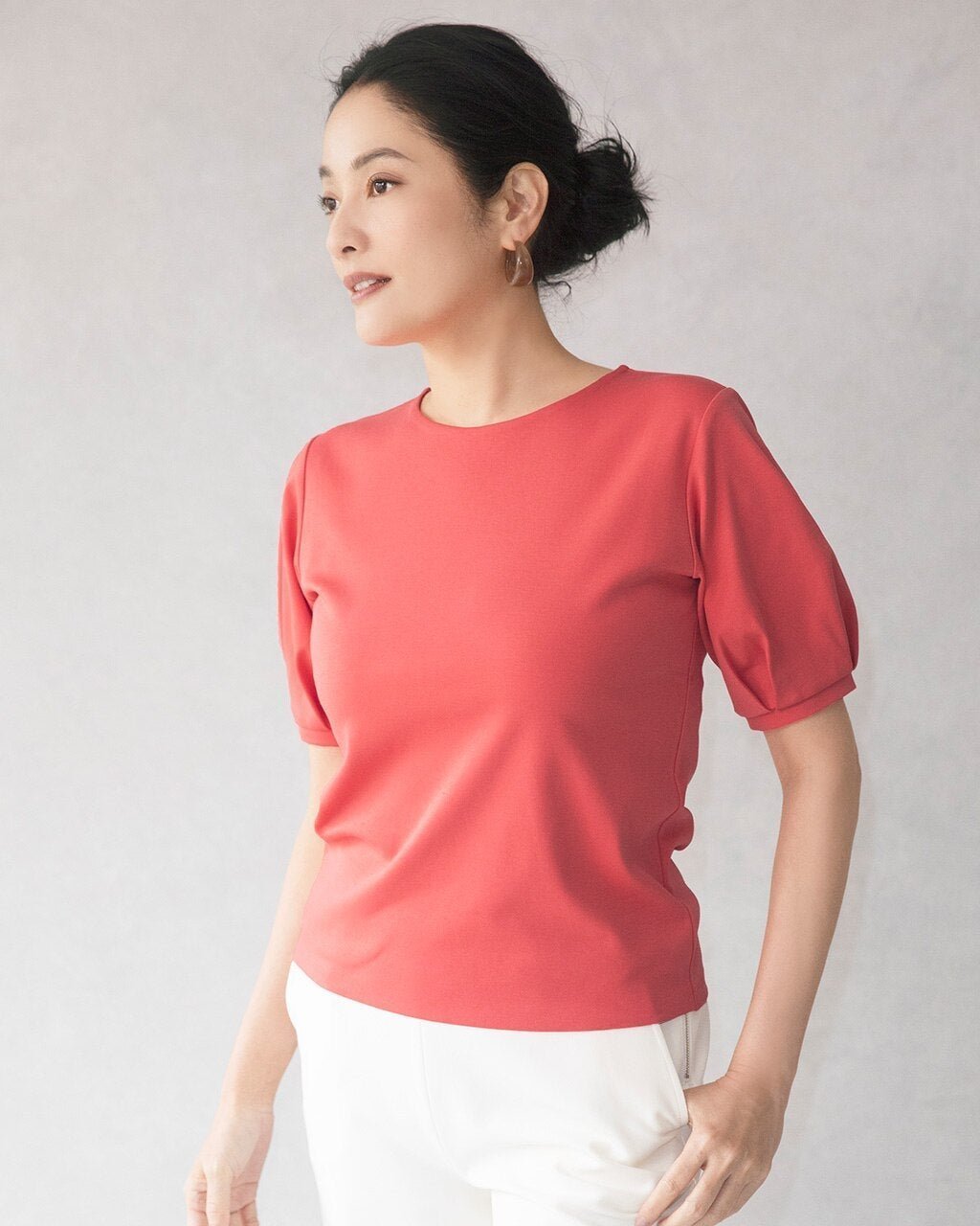 【ドゥクラッセ/DoCLASSE】のクルーネック/パフ半袖・ドゥクラッセTシャツ インテリア・キッズ・メンズ・レディースファッション・服の通販 founy(ファニー) 　ファッション　Fashion　レディースファッション　Fashion for Women　トップス・カットソー　Cut & Sew Tops　シャツ・ブラウス・オフィスカジュアル　Elegant Blouses & Button-Ups　ロングTシャツ・Tシャツ　Longline T-Shirts & Tees　カットソー・ベーシックTシャツ　Cut-and-Sewn Tops / Stretch Tees & Basics　インナー　Innerwear　カットソー　Cut and Sewn Top　シンプル　Simple, Minimal　ジャケット　Jacket, Outerwear　デニム　Denim, Jeans Material　定番　Standard, Basic Item　なめらか　Smooth, Silky Texture　パール　Pearl, Pearl Accent　ベーシック　Basic, Essential　半袖　Short Sleeve, Half Sleeve　おすすめ　Recommended / Our Picks　ビジネス 仕事 通勤　Business / Work / Commuting　ダークコーラル|ID: prp329100004869480 ipo3291000000036290732