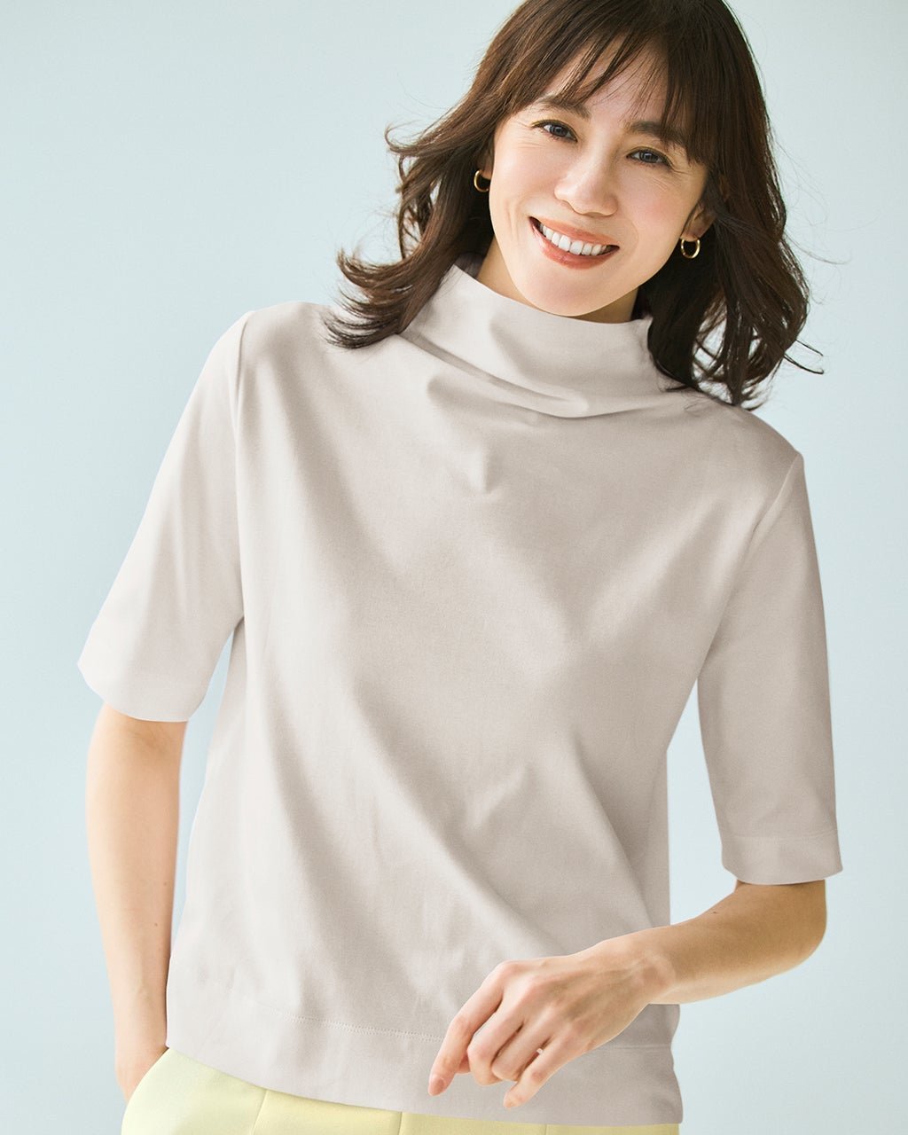 【ドゥクラッセ/DoCLASSE】のファネルネック/5分袖・DoT インテリア・キッズ・メンズ・レディースファッション・服の通販 founy(ファニー) 　ファッション　Fashion　レディースファッション　Fashion for Women　トップス・カットソー　Cut & Sew Tops　シャツ・ブラウス・オフィスカジュアル　Elegant Blouses & Button-Ups　ロングTシャツ・Tシャツ　Longline T-Shirts & Tees　カットソー・ベーシックTシャツ　Cut-and-Sewn Tops / Stretch Tees & Basics　インナー　Innerwear　カットソー　Cut and Sewn Top　ショルダー　Shoulder, Shoulder Strap　シンプル　Simple, Minimal　ジャケット　Jacket, Outerwear　デニム　Denim, Jeans Material　定番　Standard, Basic Item　なめらか　Smooth, Silky Texture　ハイネック　High Neck, Mock Neck　パール　Pearl, Pearl Accent　ベーシック　Basic, Essential　半袖　Short Sleeve, Half Sleeve　新作・新入荷　New Arrivals / New In　おすすめ　Recommended / Our Picks　ビジネス 仕事 通勤　Business / Work / Commuting　ライトグレー|ID: prp329100004871404 ipo3291000000036315355