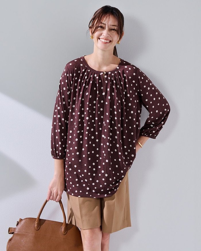 【ドゥクラッセ/DoCLASSE】のUVスラブ・パフ袖ギャザートップス インテリア・キッズ・メンズ・レディースファッション・服の通販 founy(ファニー) https://founy.com/ ファッション Fashion レディースファッション Fashion for Women トップス・カットソー Cut & Sew Tops シャツ・ブラウス・オフィスカジュアル Elegant Blouses & Button-Ups ロングTシャツ・Tシャツ Longline T-Shirts & Tees カットソー・ベーシックTシャツ Cut-and-Sewn Tops / Stretch Tees & Basics 新作・新入荷 New Arrivals / New In カットソー Cut and Sewn Top ギャザー Gathered, Ruffled |ID: prp329100004871412 ipo3291000000036315458