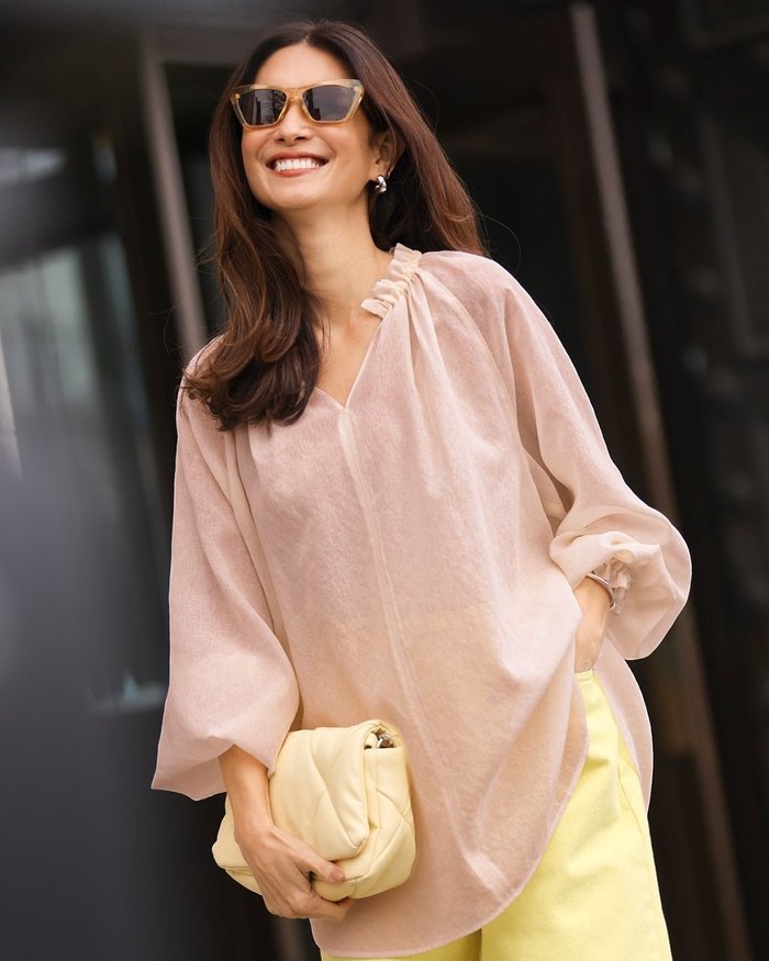 【ドゥクラッセ/DoCLASSE】のシアーエンボス・ギャザーブラウス インテリア・キッズ・メンズ・レディースファッション・服の通販 founy(ファニー) https://founy.com/ ファッション Fashion レディースファッション Fashion for Women トップス・カットソー Cut & Sew Tops シャツ・ブラウス・オフィスカジュアル Elegant Blouses & Button-Ups 新作・新入荷 New Arrivals / New In ギャザー Gathered, Ruffled シアー Sheer, See-Through |ID: prp329100004871413 ipo3291000000036360323