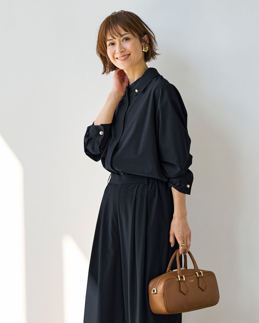 【ドゥクラッセ/DoCLASSE】のストレッチビスコース・オーバーシャツ インテリア・キッズ・メンズ・レディースファッション・服の通販 founy(ファニー) 　ファッション　Fashion　レディースファッション　Fashion for Women　トップス・カットソー　Cut & Sew Tops　シャツ・ブラウス・オフィスカジュアル　Elegant Blouses & Button-Ups　新作・新入荷　New Arrivals / New In　とろみ　Fluid, Flowy Fabric　なめらか　Smooth, Silky Texture　サマー　Summer, Summer Style　シンプル　Simple, Minimal　ストレッチ　Stretch, Stretchy Fabric　スマート　Smart, Elegant　ドレープ　Drape, Draping Fabric　フォルム　Silhouette, Form　リュクス　Luxury, Elegant, High-End, Chic　定番　Standard, Basic Item　ダークネイビー|ID: prp329100004871440 ipo3291000000036315815