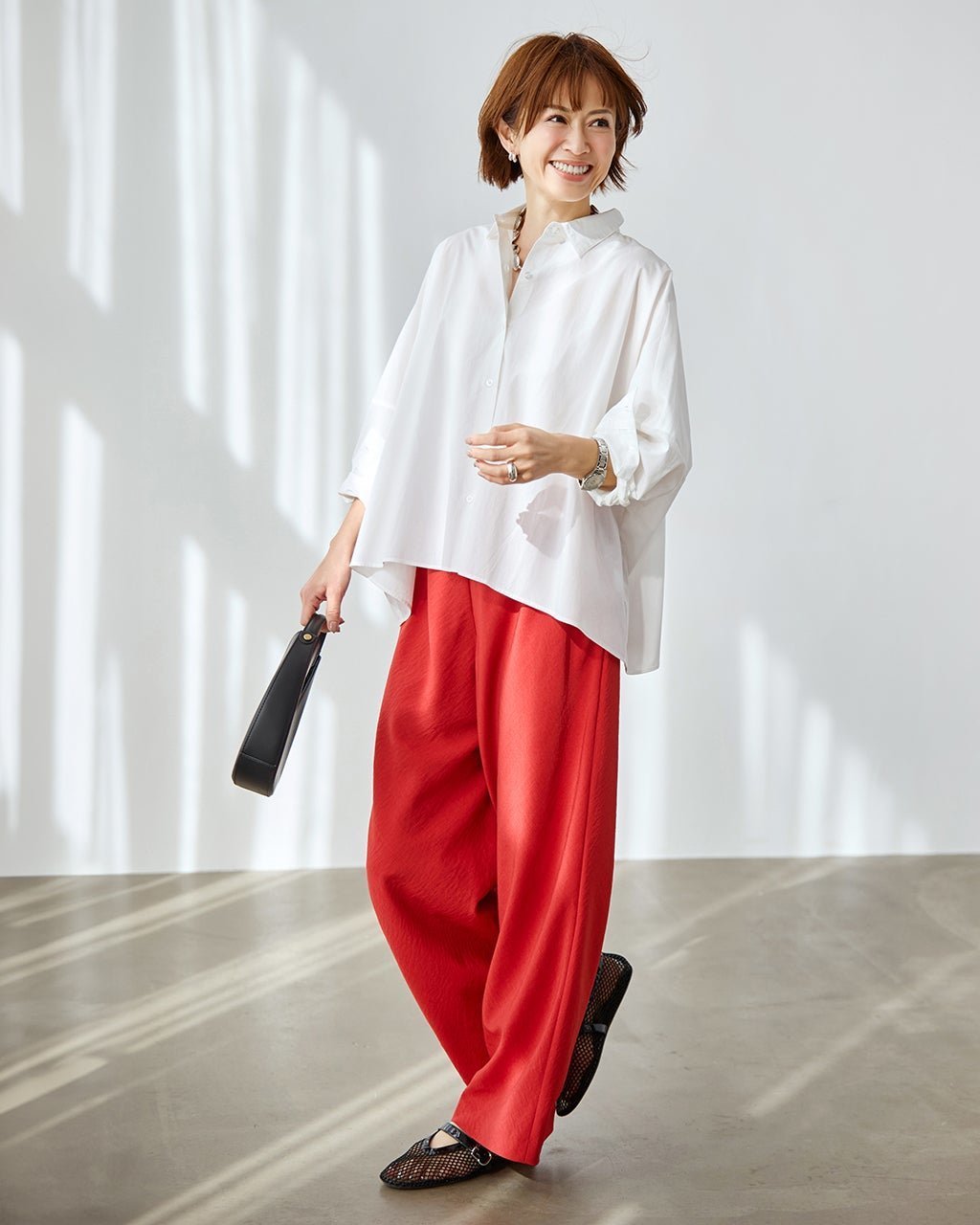 【ドゥクラッセ/DoCLASSE】のとろみコットン・スクエアワイドシャツ インテリア・キッズ・メンズ・レディースファッション・服の通販 founy(ファニー) 　ファッション　Fashion　レディースファッション　Fashion for Women　トップス・カットソー　Cut & Sew Tops　シャツ・ブラウス・オフィスカジュアル　Elegant Blouses & Button-Ups　新作・新入荷　New Arrivals / New In　とろみ　Fluid, Flowy Fabric　コンパクト　Compact, Small Size　シンプル　Simple, Minimal　バランス　Balance, Style Balance　フォルム　Silhouette, Form　ワイド　Wide, Wide Fit　ホワイト|ID: prp329100004871452 ipo3291000000036315986