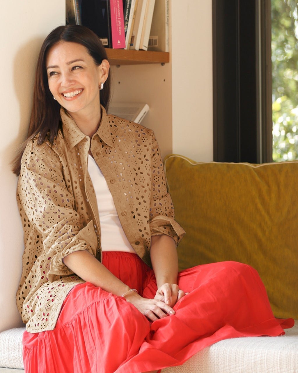 【ドゥクラッセ/DoCLASSE】のカットワークレース・比翼シャツ インテリア・キッズ・メンズ・レディースファッション・服の通販 founy(ファニー) 　ファッション　Fashion　レディースファッション　Fashion for Women　トップス・カットソー　Cut & Sew Tops　シャツ・ブラウス・オフィスカジュアル　Elegant Blouses & Button-Ups　新作・新入荷　New Arrivals / New In　フロント　Front, Front Design　レース　Lace, Lace Fabric　ワーク　Workwear, Utility Style　夏　Summer　ベージュ|ID: prp329100004871454 ipo3291000000036316019