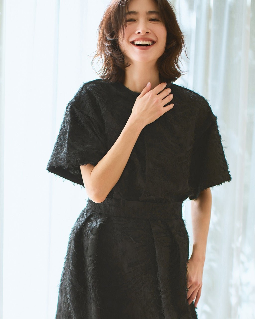 【ドゥクラッセ/DoCLASSE】のカットジャカード・クルーブラウス インテリア・キッズ・メンズ・レディースファッション・服の通販 founy(ファニー) 　ファッション　Fashion　レディースファッション　Fashion for Women　トップス・カットソー　Cut & Sew Tops　シャツ・ブラウス・オフィスカジュアル　Elegant Blouses & Button-Ups　新作・新入荷　New Arrivals / New In　ジャカード／ジャガード　Jacquard, Woven Pattern　ブラック|ID: prp329100004871460 ipo3291000000036316117