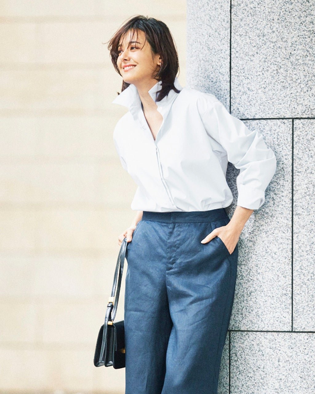 【ドゥクラッセ/DoCLASSE】のダブルフライフロント・コットン混シャツ インテリア・キッズ・メンズ・レディースファッション・服の通販 founy(ファニー) 　ファッション　Fashion　レディースファッション　Fashion for Women　トップス・カットソー　Cut & Sew Tops　シャツ・ブラウス・オフィスカジュアル　Elegant Blouses & Button-Ups　なめらか　Smooth, Silky Texture　シンプル　Simple, Minimal　スリーブ　Sleeve, Long Sleeve / Short Sleeve　ダブル　Double, Double-Breasted　トレンド　Trend, Trending Now　フォルム　Silhouette, Form　フロント　Front, Front Design　ボトム　Bottoms, Lower Wear　ポンチョ　Poncho, Cape Style　ワイド　Wide, Wide Fit　ホワイト|ID: prp329100004871467 ipo3291000000036316254