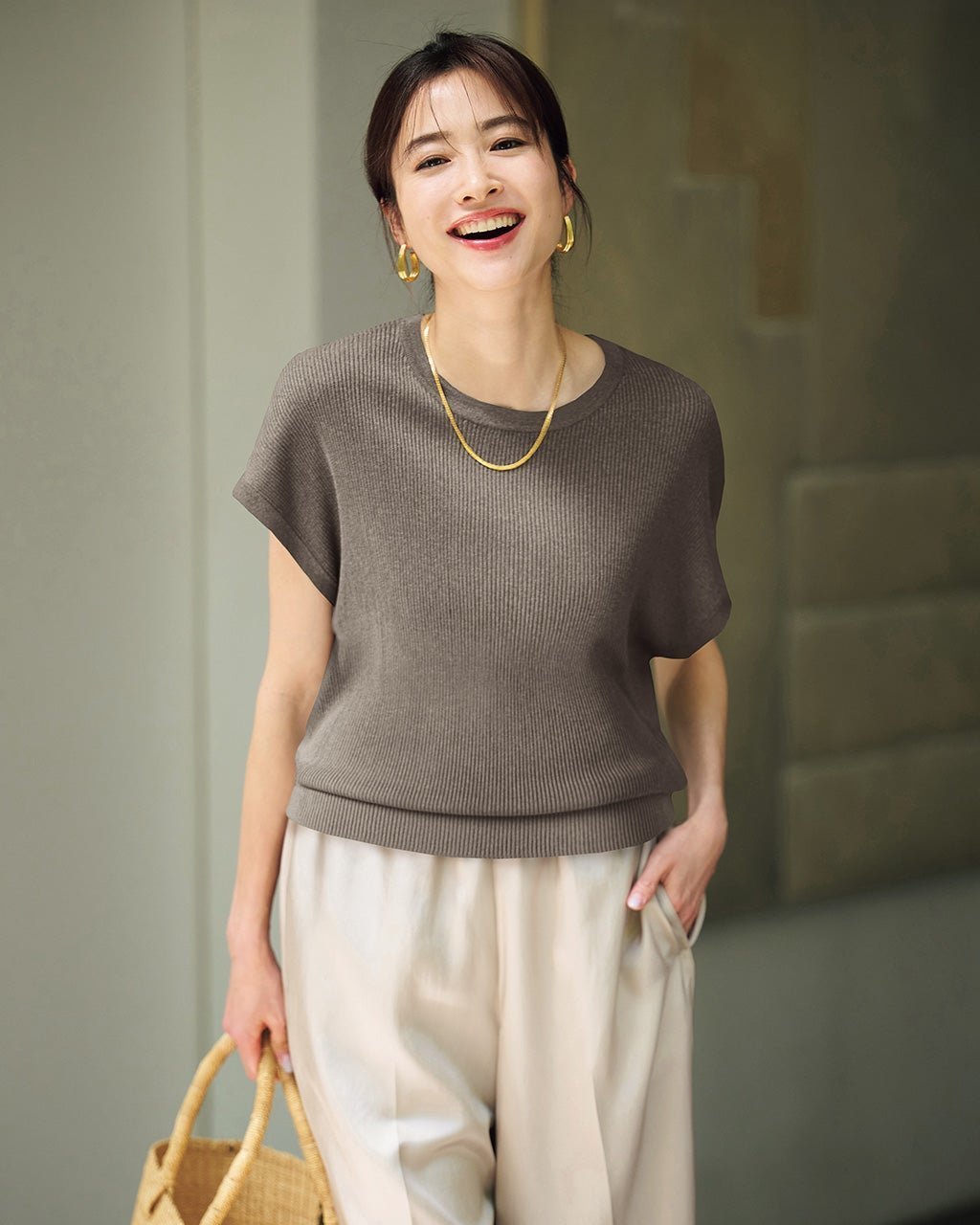 【ドゥクラッセ/DoCLASSE】の光沢リブ・フレンチ袖ニット インテリア・キッズ・メンズ・レディースファッション・服の通販 founy(ファニー) 　ファッション　Fashion　レディースファッション　Fashion for Women　トップス・カットソー　Cut & Sew Tops　ニット　Knit Tops & Sweaters　セーター　Sweater, Knitwear　リブニット　Rib Knit, Ribbed Knit　ブラウングレー|ID: prp329100004871470 ipo3291000000036316296