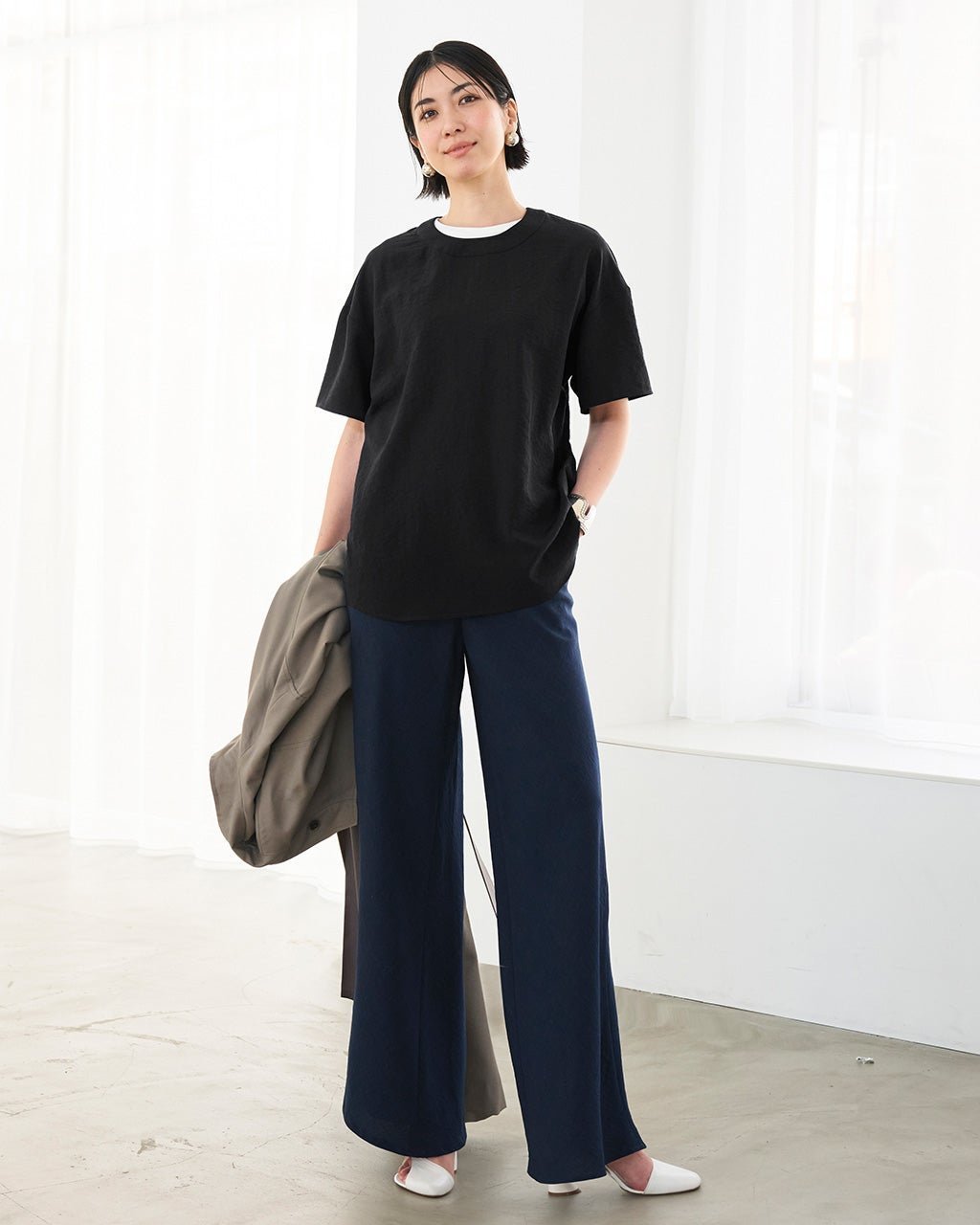 【ドゥクラッセ/DoCLASSE】のビューティフォルム・Tブラウス インテリア・キッズ・メンズ・レディースファッション・服の通販 founy(ファニー) 　ファッション　Fashion　レディースファッション　Fashion for Women　トップス・カットソー　Cut & Sew Tops　シャツ・ブラウス・オフィスカジュアル　Elegant Blouses & Button-Ups　ロングTシャツ・Tシャツ　Longline T-Shirts & Tees　カットソー・ベーシックTシャツ　Cut-and-Sewn Tops / Stretch Tees & Basics　新作・新入荷　New Arrivals / New In　カットソー　Cut and Sewn Top　シンプル　Simple, Minimal　フォルム　Silhouette, Form　ブラック|ID: prp329100004872484 ipo3291000000036341477