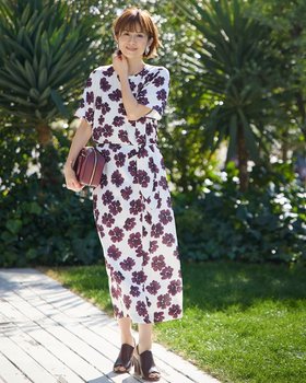 【ドゥクラッセ/DoCLASSE】のダブルサテン・フラワープリントワンピース 人気、トレンドファッション・服の通販 founy(ファニー) ファッション Fashion レディースファッション Fashion for Women ワンピース Dresses 新作・新入荷 New Arrivals / New In サテン Satin, Glossy Fabric セットアップ Set-Up, Coordinated Outfit ダブル Double, Double-Breasted ラップ Wrap, Wrap Design リボン Ribbon, Bow |ID:prp329100004872485