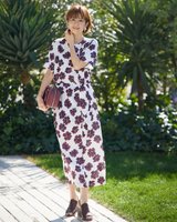 【ドゥクラッセ/DoCLASSE】のダブルサテン・フラワープリントワンピース 人気、トレンドファッション・服の通販 founy(ファニー) ファッション Fashion レディースファッション Fashion for Women ワンピース Dresses 新作・新入荷 New Arrivals / New In サテン Satin, Glossy Fabric セットアップ Set-Up, Coordinated Outfit ダブル Double, Double-Breasted ラップ Wrap, Wrap Design リボン Ribbon, Bow |ID:prp329100004872485