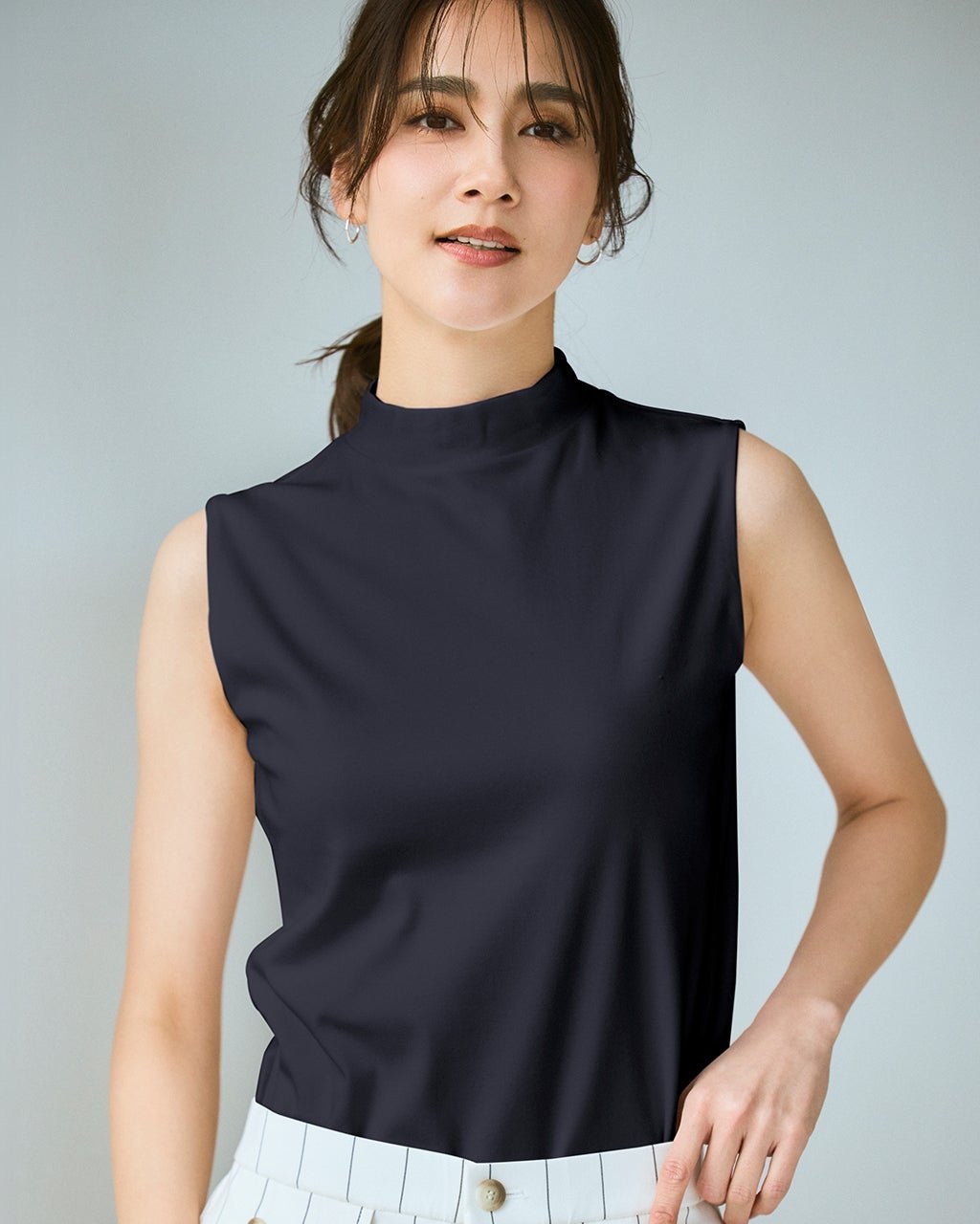 【ドゥクラッセ/DoCLASSE】のハイネック/ノースリーブ・ドゥクラッセTシャツ インテリア・キッズ・メンズ・レディースファッション・服の通販 founy(ファニー) ファッション Fashion レディースファッション Fashion for Women トップス・カットソー Cut & Sew Tops キャミソール&ノースリーブ Camisoles & Sleeveless Tops シャツ・ブラウス・オフィスカジュアル Elegant Blouses & Button-Ups ロングTシャツ・Tシャツ Longline T-Shirts & Tees カットソー・ベーシックTシャツ Cut-and-Sewn Tops / Stretch Tees & Basics インナー Innerwear カットソー Cut and Sewn Top シンプル Simple, Minimal ジャケット Jacket, Outerwear デニム Denim, Jeans Material 定番 Standard, Basic Item なめらか Smooth, Silky Texture ノースリーブ Sleeveless, No-Sleeve 人気 Popular, Best Seller ハイネック High Neck, Mock Neck パール Pearl, Pearl Accent ベーシック Basic, Essential 半袖 Short Sleeve, Half Sleeve 新作・新入荷 New Arrivals / New In おすすめ Recommended / Our Picks 夏 Summer ビジネス 仕事 通勤 Business / Work / Commuting ミッドナイトブルー|ID: prp329100004877057 ipo3291000000036379130