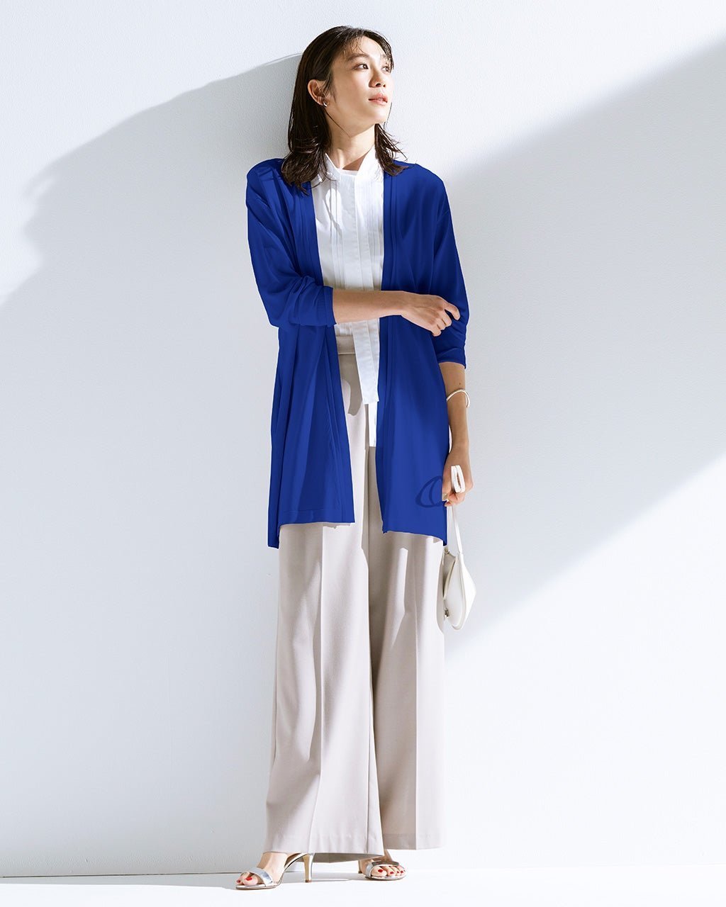 【ドゥクラッセ/DoCLASSE】のUVニット・トッパーカーディガン インテリア・キッズ・メンズ・レディースファッション・服の通販 founy(ファニー) 　ファッション　Fashion　レディースファッション　Fashion for Women　トップス・カットソー　Cut & Sew Tops　ニット　Knit Tops & Sweaters　カーディガン・羽織り　Layered Style Cardigans　レディースパーカー・カジュアルフーディー　Casual Hoodies & Sweatshirts　新作・新入荷　New Arrivals / New In　カーディガン　Cardigan, Knitwear　ダブル　Double, Double-Breasted　トッパー　Topper, Light Cardigan　ベーシック　Basic, Essential　ミドル　Middle Length, Mid Height　人気　Popular, Best Seller　ブルー|ID: prp329100004919771 ipo3291000000036910600