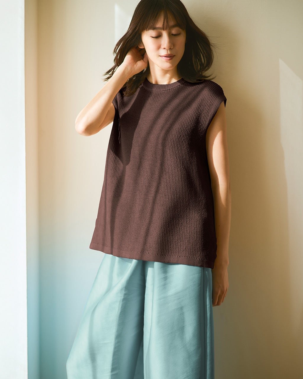【ドゥクラッセ/DoCLASSE】の片畦サマーニット・バックスリットベスト インテリア・キッズ・メンズ・レディースファッション・服の通販 founy(ファニー) 　ファッション　Fashion　レディースファッション　Fashion for Women　アウター　Coat / Outerwear Collection　レディースジャケット・軽アウター　Jackets　インナー　Innerwear　ジャケット　Jacket, Outerwear　ストレート　Straight, Straight Cut　スリット　Slit, Slit Detail　ベスト　Vest, Waistcoat　ロング　Long, Long-Length　人気　Popular, Best Seller　畦　Ribbed Knit　ブラウン|ID: prp329100004919774 ipo3291000000036910622