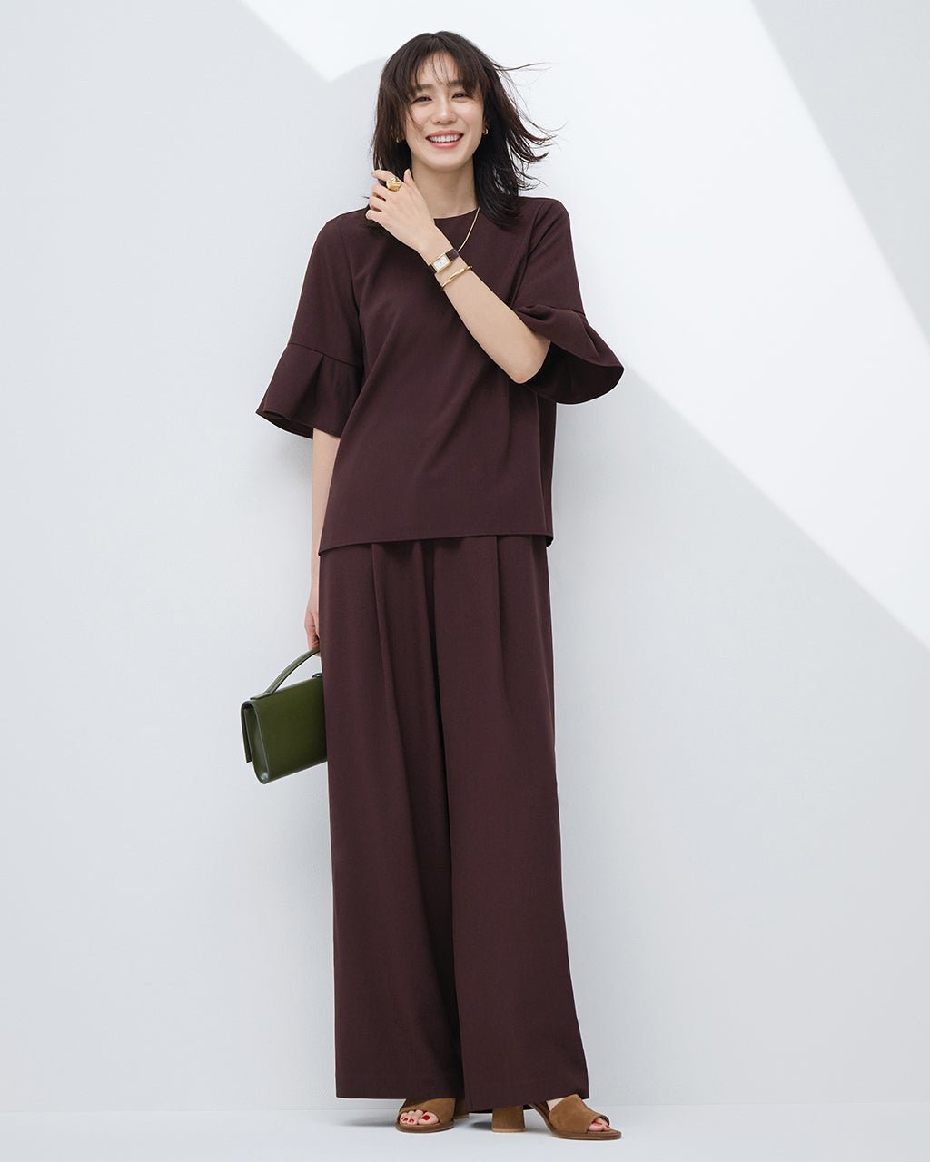 【ドゥクラッセ/DoCLASSE】のSARARI Air・ワイドパンツ インテリア・キッズ・メンズ・レディースファッション・服の通販 founy(ファニー) 　ファッション　Fashion　レディースファッション　Fashion for Women　セットアップ　Matching Sets　レディースパンツ・ボトムス　Pants & Trousers / Bottoms　セットアップ　Set-Up, Coordinated Outfit　ドレープ　Drape, Draping Fabric　フロント　Front, Front Design　ワイド　Wide, Wide Fit　新作・新入荷　New Arrivals / New In　夏　Summer　ビジネス 仕事 通勤　Business / Work / Commuting　プラム|ID: prp329100004919779 ipo3291000000036910654