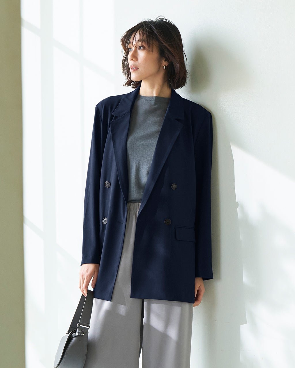 【ドゥクラッセ/DoCLASSE】のSARARI Air・ダブルジャケット インテリア・キッズ・メンズ・レディースファッション・服の通販 founy(ファニー) 　ファッション　Fashion　レディースファッション　Fashion for Women　アウター　Coat / Outerwear Collection　レディースジャケット・軽アウター　Jackets　カーディガン　Cardigan, Knitwear　ジャケット　Jacket, Outerwear　ダブル　Double, Double-Breasted　フォルム　Silhouette, Form　フォーマル　Formal, Dressy　新作・新入荷　New Arrivals / New In　夏　Summer　ビジネス 仕事 通勤　Business / Work / Commuting　ネイビー|ID: prp329100004919781 ipo3291000000036910667