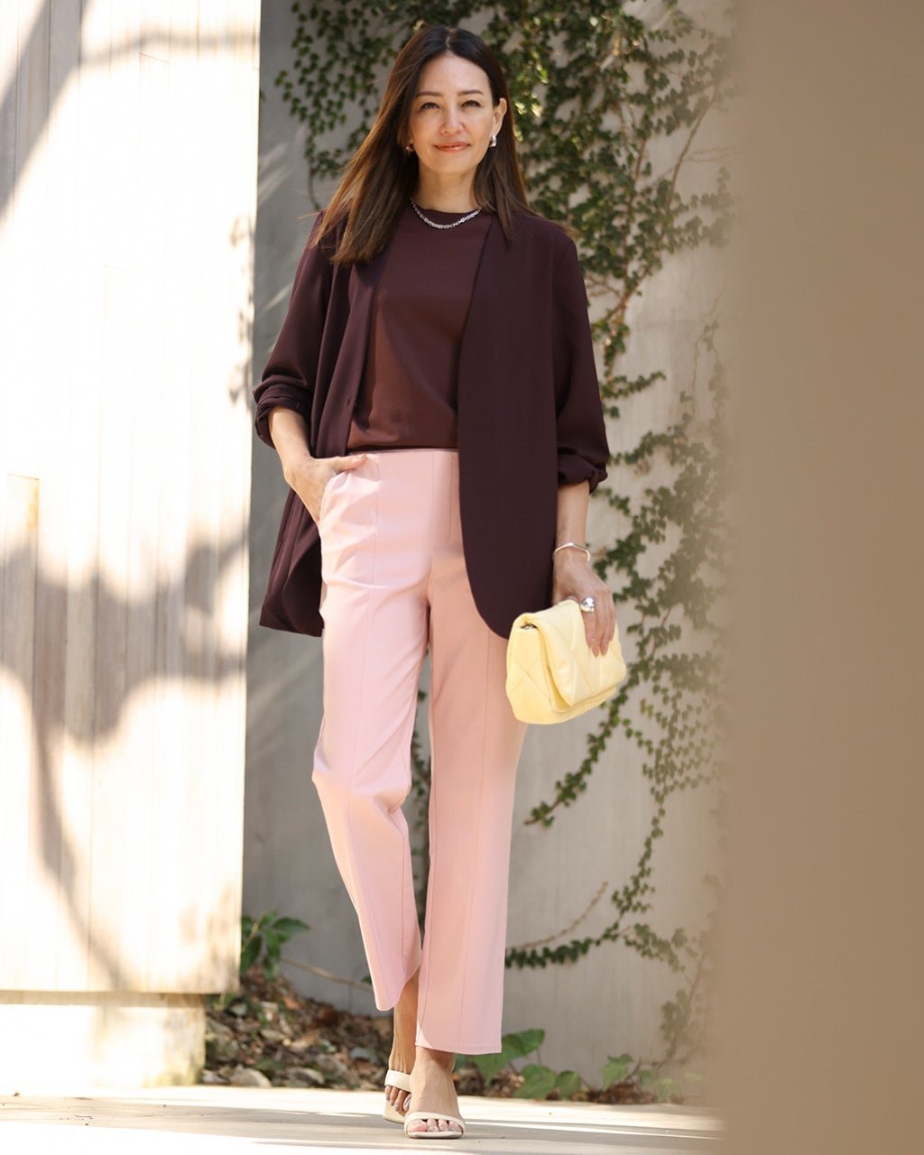 【ドゥクラッセ/DoCLASSE】のSARARI Air・ノーカラーVジャケット インテリア・キッズ・メンズ・レディースファッション・服の通販 founy(ファニー) 　ファッション　Fashion　レディースファッション　Fashion for Women　アウター　Coat / Outerwear Collection　レディースジャケット・軽アウター　Jackets　カーディガン　Cardigan, Knitwear　ジャケット　Jacket, Outerwear　ロング　Long, Long-Length　ワイド　Wide, Wide Fit　新作・新入荷　New Arrivals / New In　夏　Summer　ビジネス 仕事 通勤　Business / Work / Commuting　プラム|ID: prp329100004919782 ipo3291000000036910673