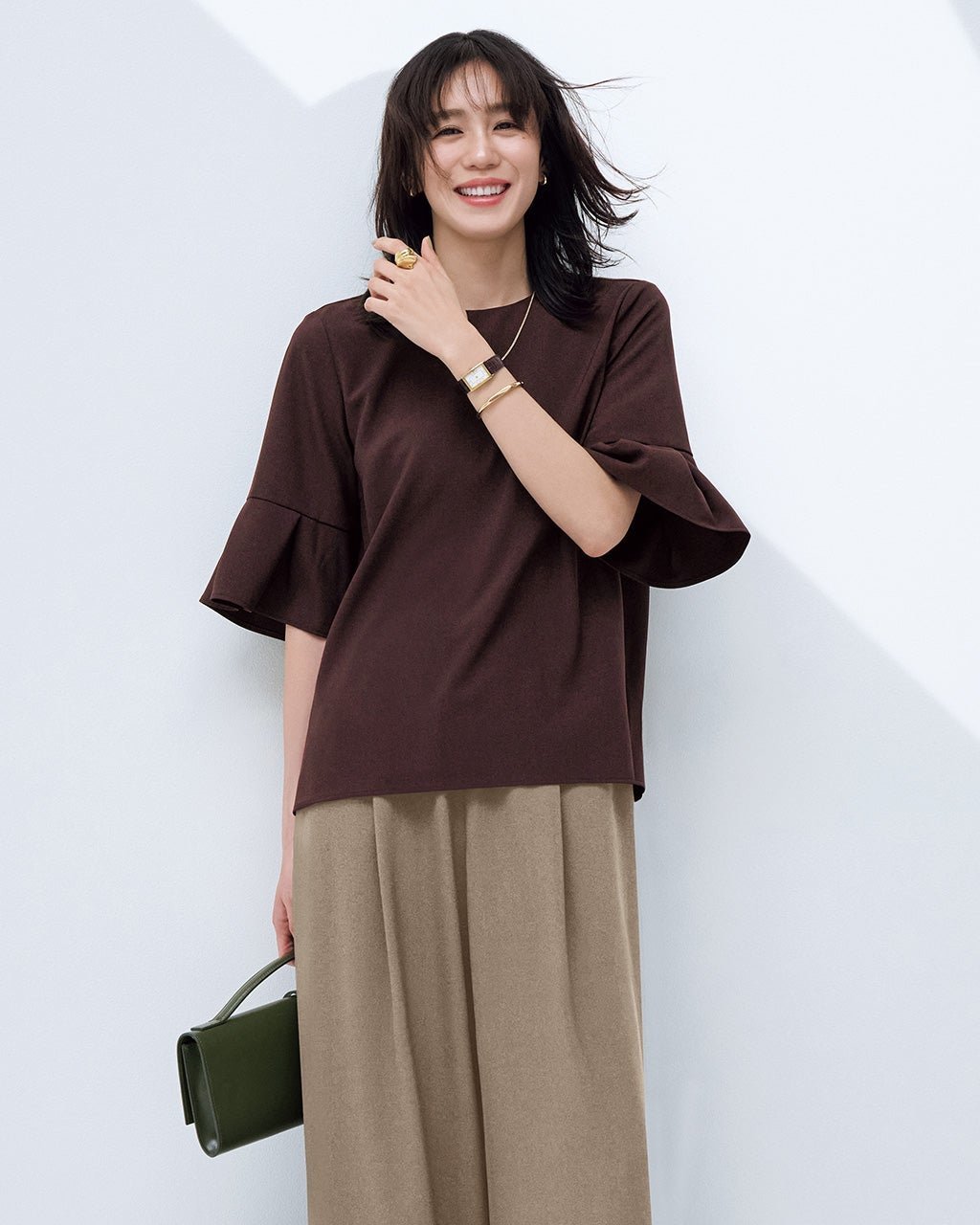 【ドゥクラッセ/DoCLASSE】のSARARI Air・ベルスリーブブラウス インテリア・キッズ・メンズ・レディースファッション・服の通販 founy(ファニー) ファッション Fashion レディースファッション Fashion for Women トップス・カットソー Cut & Sew Tops シャツ・ブラウス・オフィスカジュアル Elegant Blouses & Button-Ups シンプル Simple, Minimal スリーブ Sleeve, Long Sleeve / Short Sleeve セットアップ Set-Up, Coordinated Outfit 新作・新入荷 New Arrivals / New In 夏 Summer ビジネス 仕事 通勤 Business / Work / Commuting プラム|ID: prp329100004919783 ipo3291000000036910677