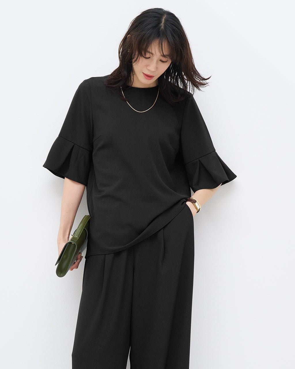 【ドゥクラッセ/DoCLASSE】のSARARI Air・ベルスリーブブラウス インテリア・キッズ・メンズ・レディースファッション・服の通販 founy(ファニー) ファッション Fashion レディースファッション Fashion for Women トップス・カットソー Cut & Sew Tops シャツ・ブラウス・オフィスカジュアル Elegant Blouses & Button-Ups シンプル Simple, Minimal スリーブ Sleeve, Long Sleeve / Short Sleeve セットアップ Set-Up, Coordinated Outfit 新作・新入荷 New Arrivals / New In 夏 Summer ビジネス 仕事 通勤 Business / Work / Commuting ブラック|ID: prp329100004919783 ipo3291000000036910680