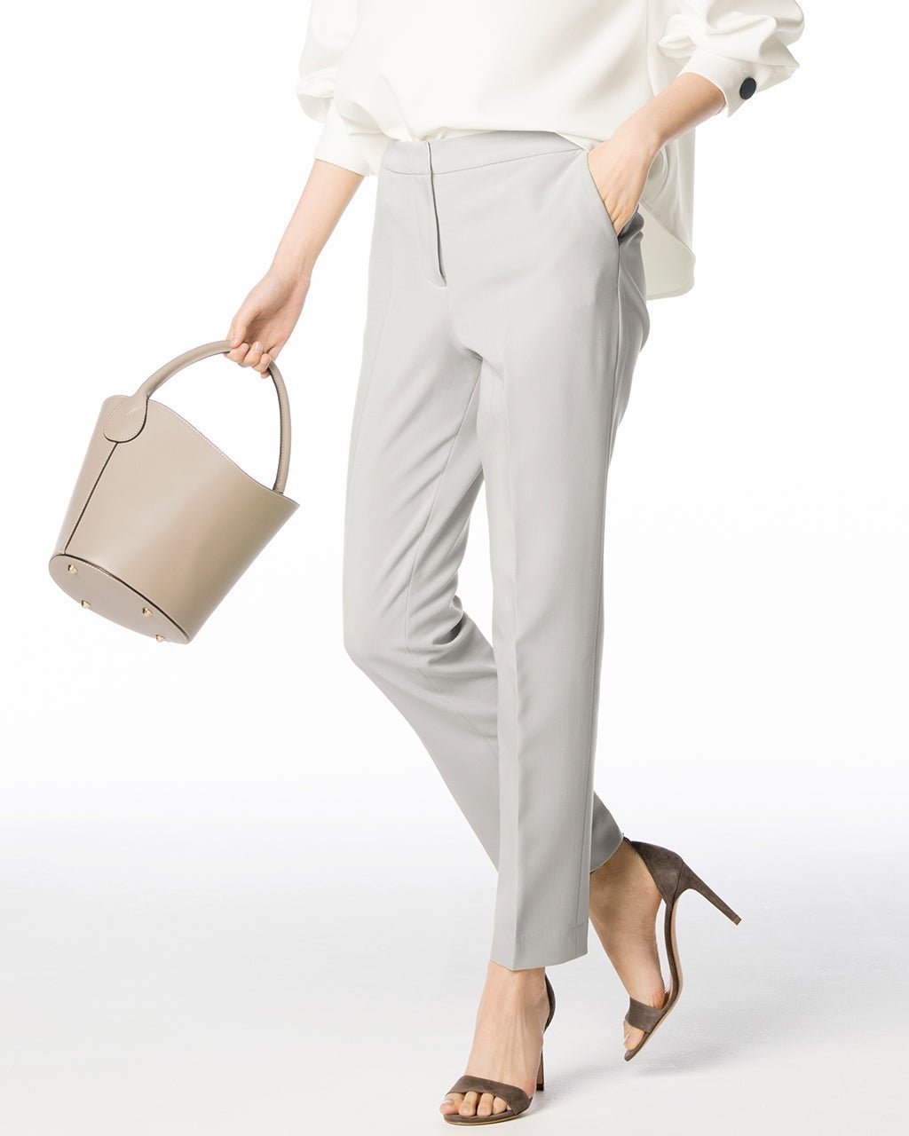 【ドゥクラッセ/DoCLASSE】のスポンジライト・クロップドパンツ 人気、トレンドファッション・服の通販 founy(ファニー) 　ファッション　Fashion　レディースファッション　Fashion for Women　パンツ　Pants & Trousers　オケージョン　Occasion Wear　カッティング　Cutting Detail　ストレッチ　Stretch, Stretchy Fabric　ロング　Long, Long-Length　エレガント 上品　Elegant　人気　Popular, Best Seller　 other-1|ID: prp329100004919784 ipo3291000000036910681