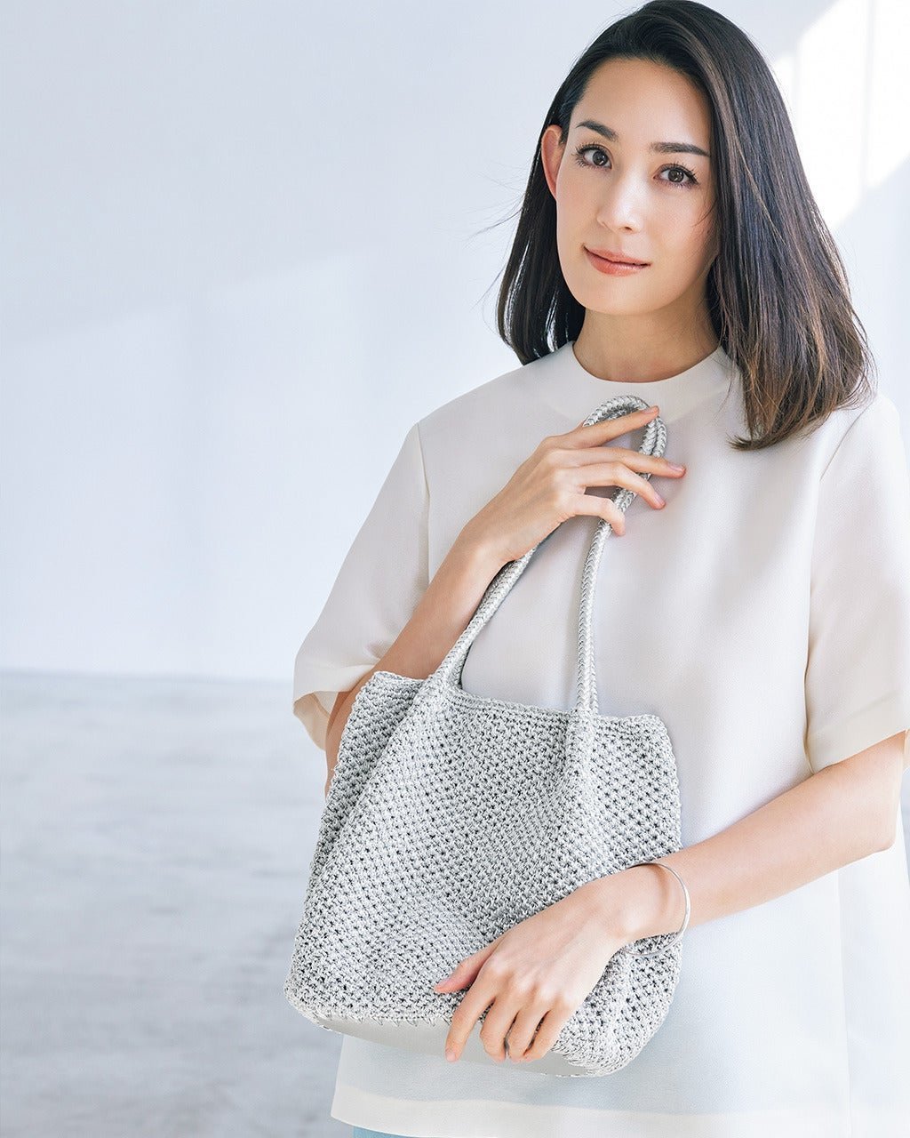 【ドゥクラッセ/DoCLASSE】のシャイニーバスケット・トートバッグM インテリア・キッズ・メンズ・レディースファッション・服の通販 founy(ファニー) 　ファッション　Fashion　レディースファッション　Fashion for Women　バッグ　Bags　レイングッズ・傘・晴雨兼用傘　Umbrellas & Rain Gear　新作・新入荷　New Arrivals / New In　スーツケース キャリーケース　Suitcase / Carry Case　フォルム　Silhouette, Form　ポケット　Pocket, Pocket Detail　ミックス　Mix, Mixed Style　メタリック　Metallic, Shiny Finish　人気　Popular, Best Seller　旅行　Travel　日傘　Parasol, UV Umbrella　シルバー|ID: prp329100004919790 ipo3291000000036910728