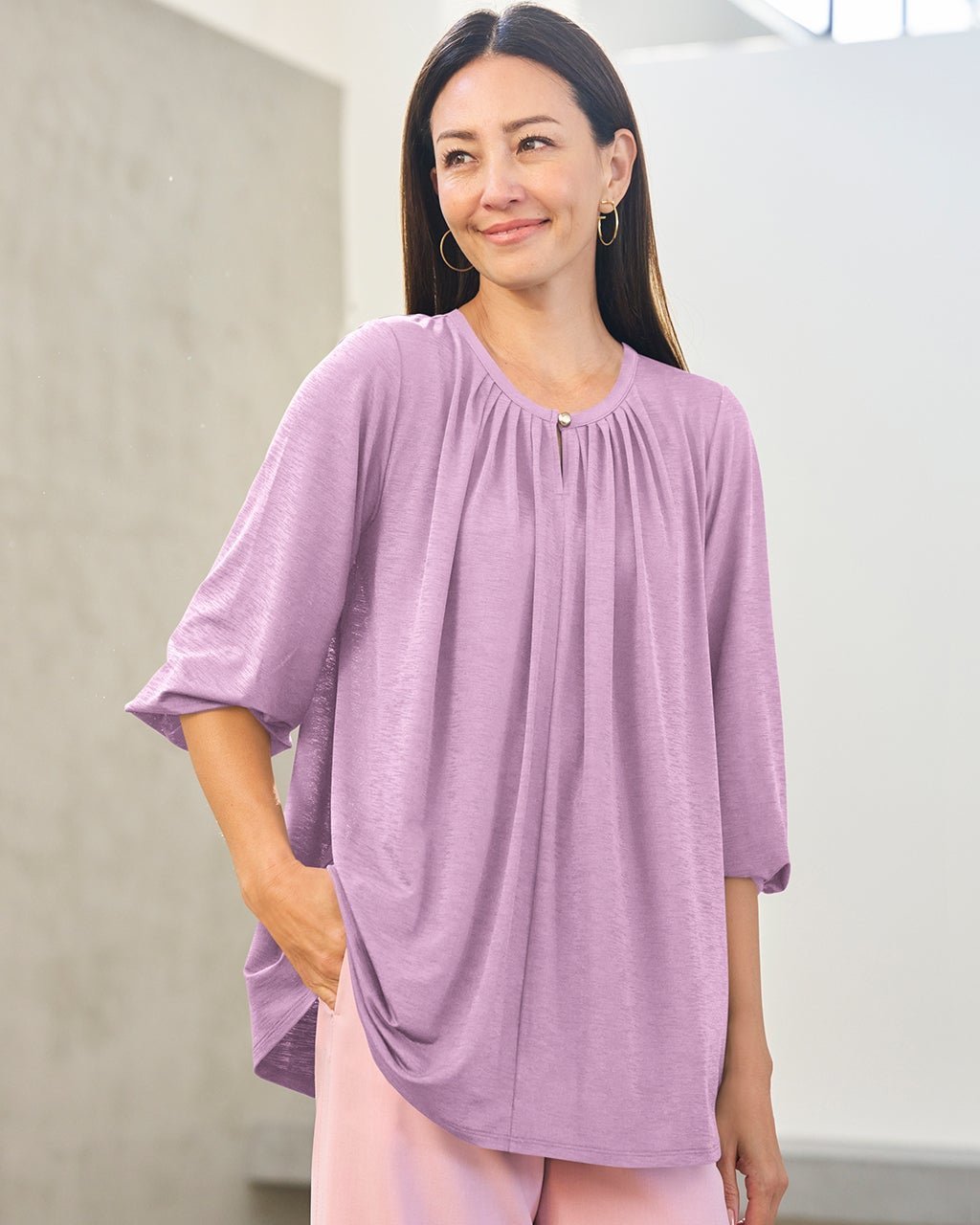 【ドゥクラッセ/DoCLASSE】のUVスラブ・パフ袖ギャザートップス インテリア・キッズ・メンズ・レディースファッション・服の通販 founy(ファニー) 　ファッション　Fashion　レディースファッション　Fashion for Women　トップス・カットソー　Cut & Sew Tops　シャツ・ブラウス・オフィスカジュアル　Elegant Blouses & Button-Ups　ロングTシャツ・Tシャツ　Longline T-Shirts & Tees　カットソー・ベーシックTシャツ　Cut-and-Sewn Tops / Stretch Tees & Basics　新作・新入荷　New Arrivals / New In　カットソー　Cut and Sewn Top　ギャザー　Gathered, Ruffled　人気　Popular, Best Seller　ライラック|ID: prp329100004919796 ipo3291000000036910753