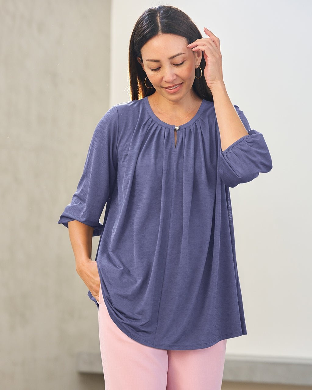 【ドゥクラッセ/DoCLASSE】のUVスラブ・パフ袖ギャザートップス インテリア・キッズ・メンズ・レディースファッション・服の通販 founy(ファニー) 　ファッション　Fashion　レディースファッション　Fashion for Women　トップス・カットソー　Cut & Sew Tops　シャツ・ブラウス・オフィスカジュアル　Elegant Blouses & Button-Ups　ロングTシャツ・Tシャツ　Longline T-Shirts & Tees　カットソー・ベーシックTシャツ　Cut-and-Sewn Tops / Stretch Tees & Basics　新作・新入荷　New Arrivals / New In　カットソー　Cut and Sewn Top　ギャザー　Gathered, Ruffled　人気　Popular, Best Seller　アイリス|ID: prp329100004919796 ipo3291000000036910754