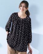 【ドゥクラッセ/DoCLASSE】のUVスラブ・パフ袖ギャザートップス ミッドナイトパターン|ID:prp329100004919796