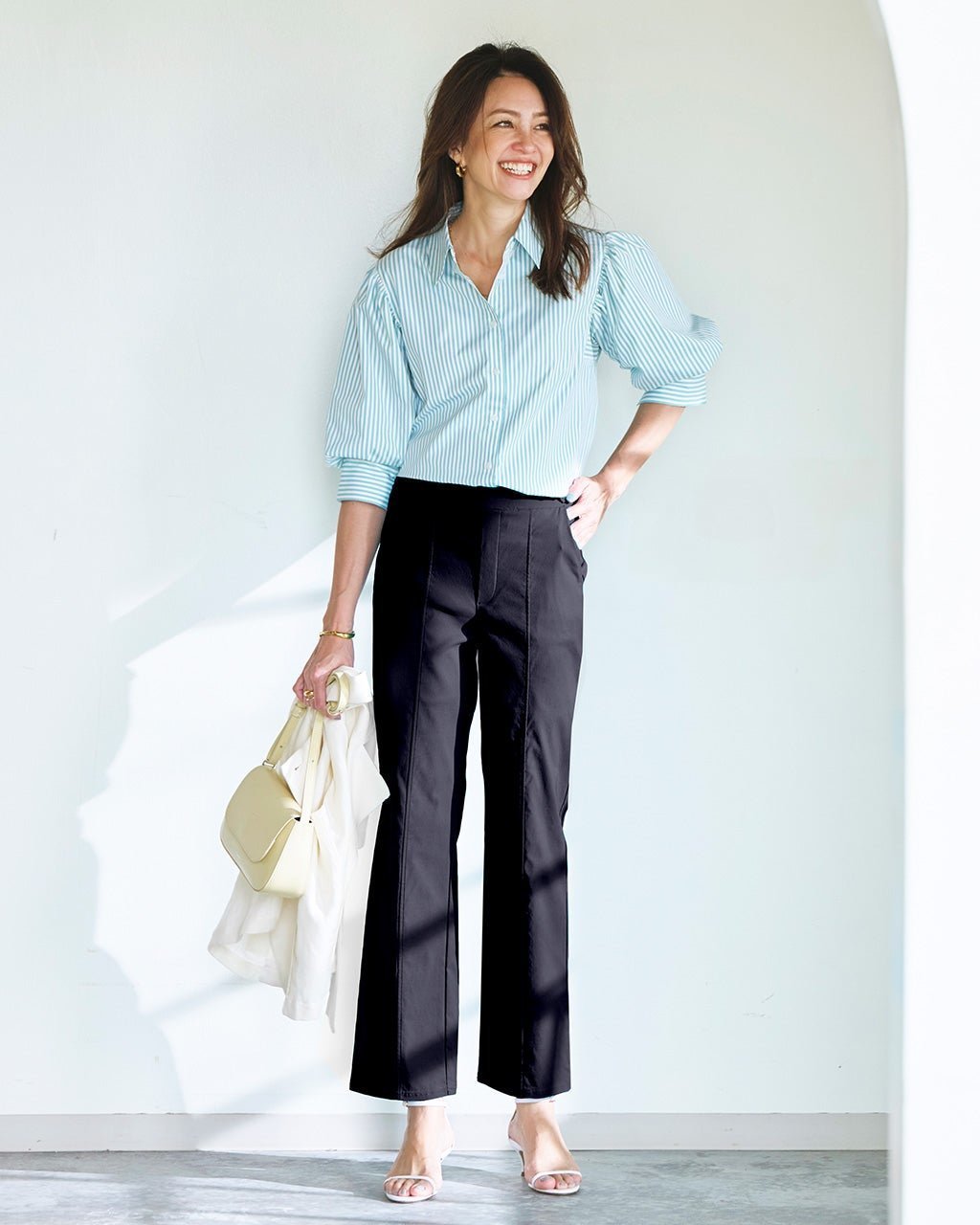 【ドゥクラッセ/DoCLASSE】のドライタッチ・切替ストレート/63cm インテリア・キッズ・メンズ・レディースファッション・服の通販 founy(ファニー) ファッション Fashion レディースファッション Fashion for Women パンツ Pants & Trousers 新作・新入荷 New Arrivals / New In ストレッチ Stretch, Stretchy Fabric ストレート Straight, Straight Cut センター Center, Center Line フラット Flat, Flat Shoes フロント Front, Front Design 人気 Popular, Best Seller ビジネス 仕事 通勤 Business / Work / Commuting 切替 Switching, Contrast Panel 夏 Summer 春 Spring S/S・春夏 SS, Spring/Summer, Warm Season ミッドナイトブルー|ID: prp329100004919813 ipo3291000000036910861