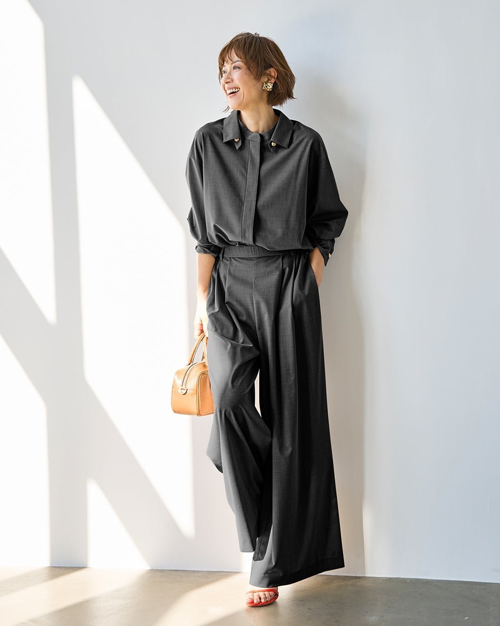 【ドゥクラッセ/DoCLASSE】のストレッチビスコース・タックワイドパンツ インテリア・キッズ・メンズ・レディースファッション・服の通販 founy(ファニー) 　ファッション　Fashion　レディースファッション　Fashion for Women　パンツ　Pants & Trousers　新作・新入荷　New Arrivals / New In　とろみ　Fluid, Flowy Fabric　なめらか　Smooth, Silky Texture　サマー　Summer, Summer Style　シンプル　Simple, Minimal　ストレッチ　Stretch, Stretchy Fabric　スマート　Smart, Elegant　ドレープ　Drape, Draping Fabric　チャコール|ID: prp329100004919814 ipo3291000000036910866