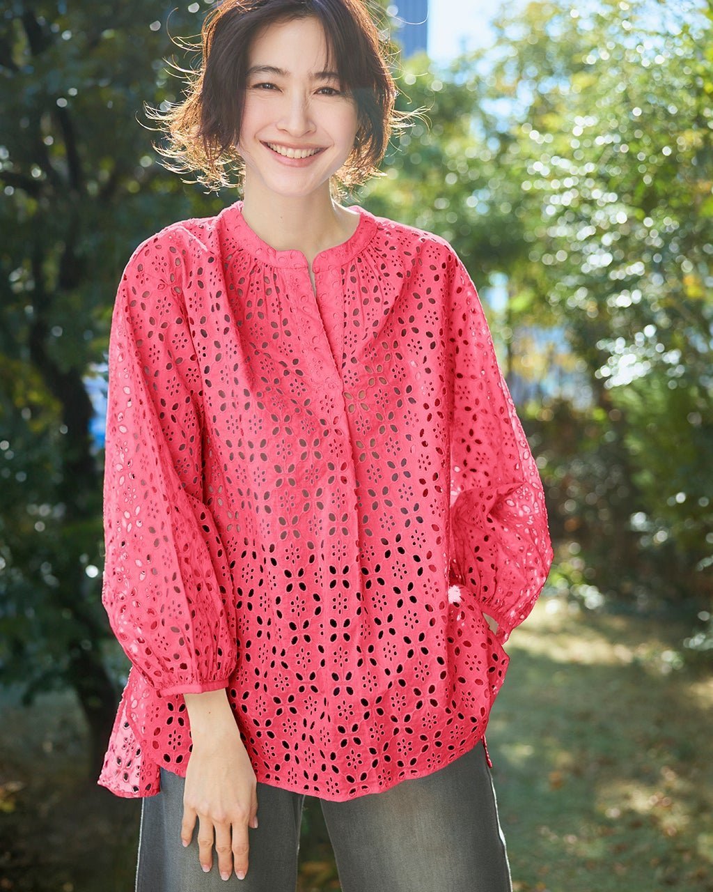 【ドゥクラッセ/DoCLASSE】のカットワークレース・キーネックブラウス インテリア・キッズ・メンズ・レディースファッション・服の通販 founy(ファニー) 　ファッション　Fashion　レディースファッション　Fashion for Women　トップス・カットソー　Cut & Sew Tops　シャツ・ブラウス・オフィスカジュアル　Elegant Blouses & Button-Ups　新作・新入荷　New Arrivals / New In　チュニック　Tunic, Long Top　ピンク|ID: prp329100004919822 ipo3291000000036910926