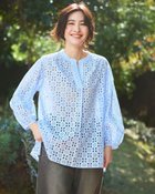 【ドゥクラッセ/DoCLASSE】のカットワークレース・キーネックブラウス サックス|ID:prp329100004919822