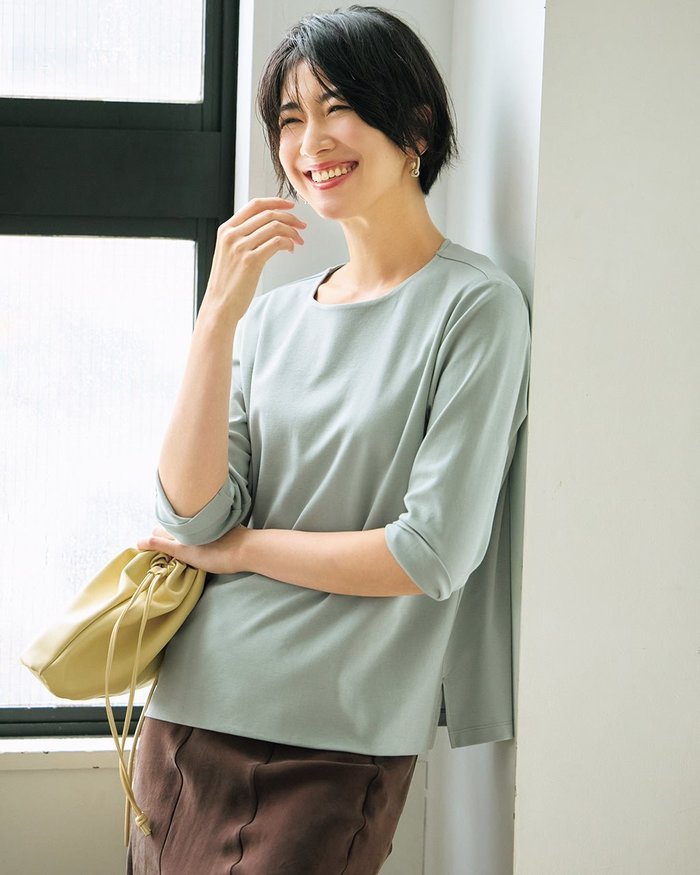 【ドゥクラッセ/DoCLASSE】のコンパクトフォルム/7分袖・ドゥクラッセTシャツ インテリア・キッズ・メンズ・レディースファッション・服の通販 founy(ファニー) https://founy.com/ ファッション Fashion レディースファッション Fashion for Women トップス・カットソー Cut & Sew Tops シャツ・ブラウス・オフィスカジュアル Elegant Blouses & Button-Ups ロングTシャツ・Tシャツ Longline T-Shirts & Tees カットソー・ベーシックTシャツ Cut-and-Sewn Tops / Stretch Tees & Basics インナー Innerwear 秋 Autumn カットソー Cut and Sewn Top コンパクト Compact, Small Size シンプル Simple, Minimal ジャケット Jacket, Outerwear ダブル Double, Double-Breasted デニム Denim, Jeans Material 定番 Standard, Basic Item なめらか Smooth, Silky Texture 人気 Popular, Best Seller バランス Balance, Style Balance パール Pearl, Pearl Accent フォルム Silhouette, Form フロント Front, Front Design プレミアム Premium, High-End ベーシック Basic, Essential 半袖 Short Sleeve, Half Sleeve ワイド Wide, Wide Fit おすすめ Recommended / Our Picks ビジネス 仕事 通勤 Business / Work / Commuting |ID: prp329100004919830 ipo3291000000037097625