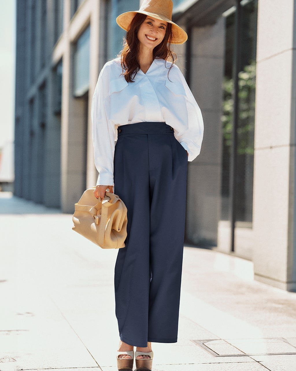 【ドゥクラッセ/DoCLASSE】のストレッチチノ・グルカ風ワイドパンツ インテリア・キッズ・メンズ・レディースファッション・服の通販 founy(ファニー) 　ファッション　Fashion　レディースファッション　Fashion for Women　パンツ　Pants & Trousers　なめらか　Smooth, Silky Texture　エレガント 上品　Elegant　ジャケット　Jacket, Outerwear　トレンド　Trend, Trending Now　モチーフ　Motif, Design Theme　ワイド　Wide, Wide Fit　ミッドナイトブルー|ID: prp329100004919833 ipo3291000000036910976