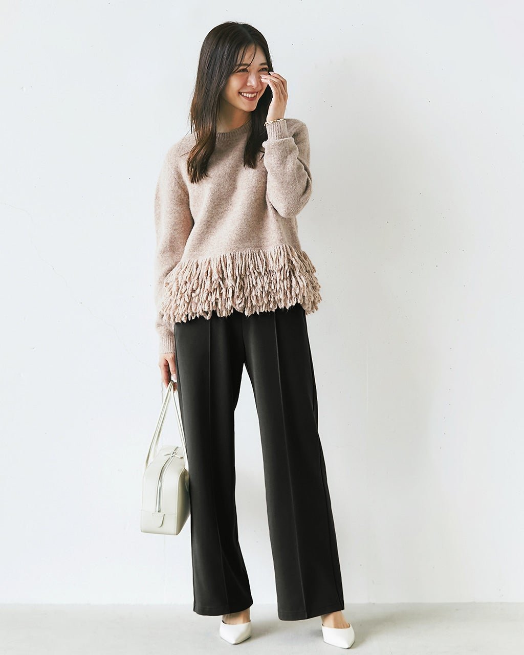 【ドゥクラッセ/DoCLASSE】のプレシャスウォームN・セミワイド/69cm インテリア・キッズ・メンズ・レディースファッション・服の通販 founy(ファニー) 　ファッション　Fashion　レディースファッション　Fashion for Women　パンツ　Pants & Trousers　秋　Autumn　カットソー　Cut and Sewn Top　ジョーゼット　Georgette, Semi-Sheer Fabric　ストレッチ　Stretch, Stretchy Fabric　スニーカー　Sneakers, Trainers　スマート　Smart, Elegant　センター　Center, Center Line　人気　Popular, Best Seller　ワイド　Wide, Wide Fit　冬　Winter / This Winter　A/W・秋冬　Autumn/Winter　ビジネス 仕事 通勤　Business / Work / Commuting　ブラック|ID: prp329100004919861 ipo3291000000036911094