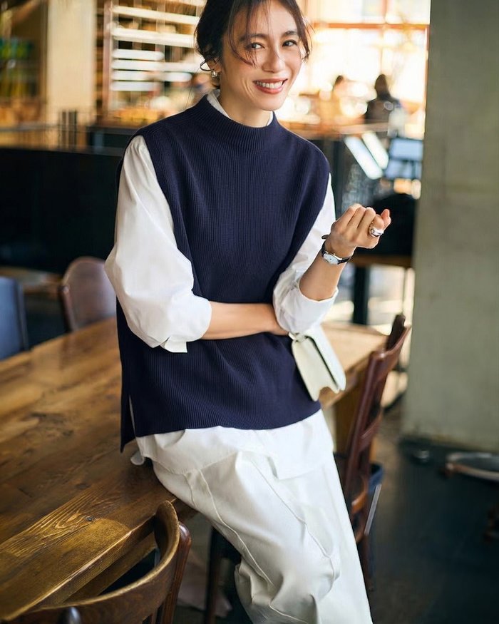 【ドゥクラッセ/DoCLASSE】の片畦編み・ボトルネックベスト インテリア・キッズ・メンズ・レディースファッション・服の通販 founy(ファニー) https://founy.com/ ファッション Fashion レディースファッション Fashion for Women アウター Coat / Outerwear Collection トップス・カットソー Cut & Sew Tops ニット Knit Tops & Sweaters ベスト&ジレ / 重ね着スタイル Vests & Gilets 畦編みニット・テクスチャードトップス Ribbed Knit Sweaters / Textured Knit Tops スマート Smart, Elegant セーター Sweater, Knitwear タートル Turtleneck, Turtle Collar ハイネック High Neck, Mock Neck ベスト Vest, Waistcoat ボトルネック Bottle Neck, Mock Neck 畦 Ribbed Knit |ID: prp329100004919867 ipo3291000000037101424