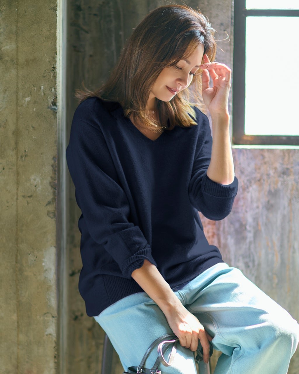 【ドゥクラッセ/DoCLASSE】のウール混タム・Vネックロングニット インテリア・キッズ・メンズ・レディースファッション・服の通販 founy(ファニー) 　ファッション　Fashion　レディースファッション　Fashion for Women　トップス・カットソー　Cut & Sew Tops　ニット　Knit Tops & Sweaters　Vネックトップス　V-Neck Tops / V-Cut Neckline Shirts　なめらか　Smooth, Silky Texture　ストレッチ　Stretch, Stretchy Fabric　スマート　Smart, Elegant　チュニック　Tunic, Long Top　デコルテ　Décolleté, Neckline　リラックス　Relax, Relaxed Fit　エレガント 上品　Elegant　人気　Popular, Best Seller　ネイビー|ID: prp329100004919874 ipo3291000000036911187