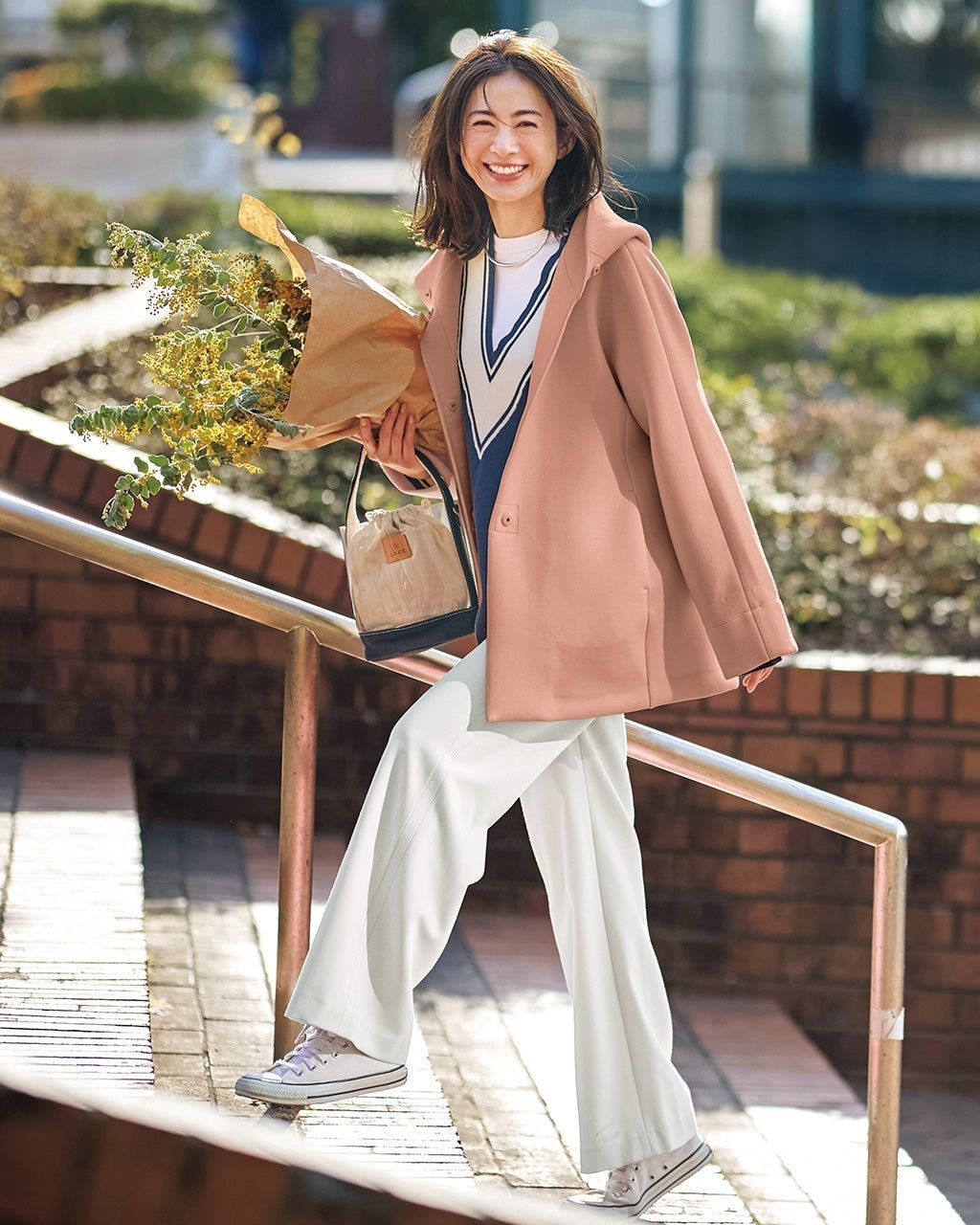 【ドゥクラッセ/DoCLASSE】のエアーフォルム・フードジャケット インテリア・キッズ・メンズ・レディースファッション・服の通販 founy(ファニー) 　ファッション　Fashion　レディースファッション　Fashion for Women　アウター　Coat / Outerwear Collection　レディースジャケット・軽アウター　Jackets　カッティング　Cutting Detail　グログラン　Grosgrain, Grosgrain Ribbon　コンパクト　Compact, Small Size　ジャケット　Jacket, Outerwear　ストレッチ　Stretch, Stretchy Fabric　スリーブ　Sleeve, Long Sleeve / Short Sleeve　人気　Popular, Best Seller　パターン　Pattern, Design Print　フェミニン　Feminine, Girly　フォルム　Silhouette, Form　おすすめ　Recommended / Our Picks　ピンク|ID: prp329100004919880 ipo3291000000036911222