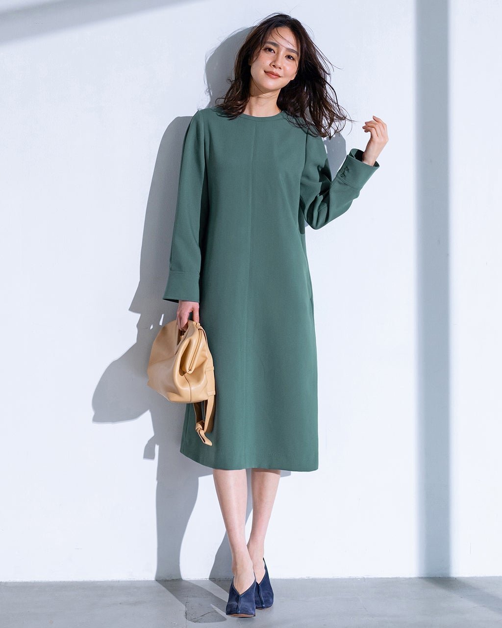 【ドゥクラッセ/DoCLASSE】のスポンジWクロス・Aラインワンピース インテリア・キッズ・メンズ・レディースファッション・服の通販 founy(ファニー) 　ファッション　Fashion　レディースファッション　Fashion for Women　ワンピース　Dresses　Aラインワンピース・フレアシルエット　A-Line Dresses / Flared Silhouette Dresses　なめらか　Smooth, Silky Texture　シンプル　Simple, Minimal　ストレッチ　Stretch, Stretchy Fabric　人気　Popular, Best Seller　ビジネス 仕事 通勤　Business / Work / Commuting　春　Spring　セージ|ID: prp329100004919887 ipo3291000000036911262