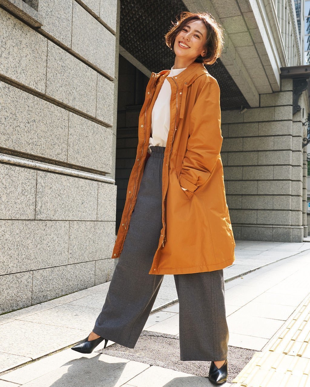 【ドゥクラッセ/DoCLASSE】のマジカルサーモ・グログランコート/立体フード インテリア・キッズ・メンズ・レディースファッション・服の通販 founy(ファニー) 　ファッション　Fashion　レディースファッション　Fashion for Women　アウター　Coat / Outerwear Collection　コート・ロングコート・ピーコート　Long Coats, Peacoats & More　グログラン　Grosgrain, Grosgrain Ribbon　スタンド　Stand Collar, Upright Stand　タフタ　Taffeta, Structured Fabric　ダウン　Down, Puffer　ドローコード　Drawcord, Drawstring Cord　人気　Popular, Best Seller　フォルム　Silhouette, Form　モッズコート　Mods Coat, Military Parka　リバーシブル　Reversible, Two-Sided　ブリック|ID: prp329100004919902 ipo3291000000036911354