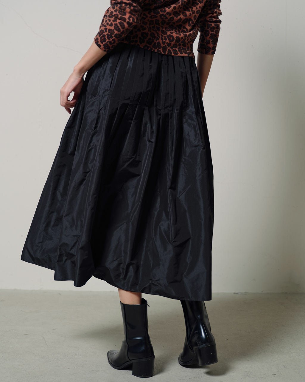 【ドゥクラッセ/DoCLASSE】の光沢タフタ・ギャザープリーツスカート 人気、トレンドファッション・服の通販 founy(ファニー) 　ファッション　Fashion　レディースファッション　Fashion for Women　スカート　Skirts　プリーツスカート / 上品フェミニンスタイル　Pleated Skirts　スマート　Smart, Elegant　タフタ　Taffeta, Structured Fabric　パーティ　Party, Party Style　フレア　Flare, Flared　人気　Popular, Best Seller　 other-1|ID: prp329100004919948 ipo3291000000036911520