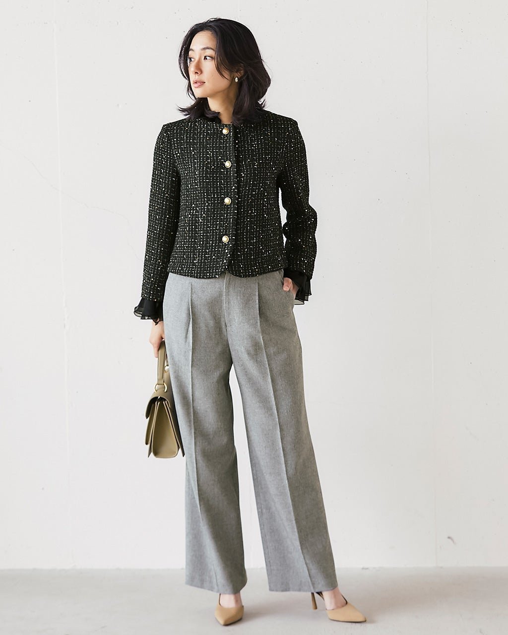 【ドゥクラッセ/DoCLASSE】のグラシエツイル・タックセミワイドパンツ インテリア・キッズ・メンズ・レディースファッション・服の通販 founy(ファニー) 　ファッション　Fashion　レディースファッション　Fashion for Women　パンツ　Pants & Trousers　シンプル　Simple, Minimal　センター　Center, Center Line　ワイド　Wide, Wide Fit　ビジネス 仕事 通勤　Business / Work / Commuting　洗える　Machine Washable　グレー|ID: prp329100004919972 ipo3291000000036911600